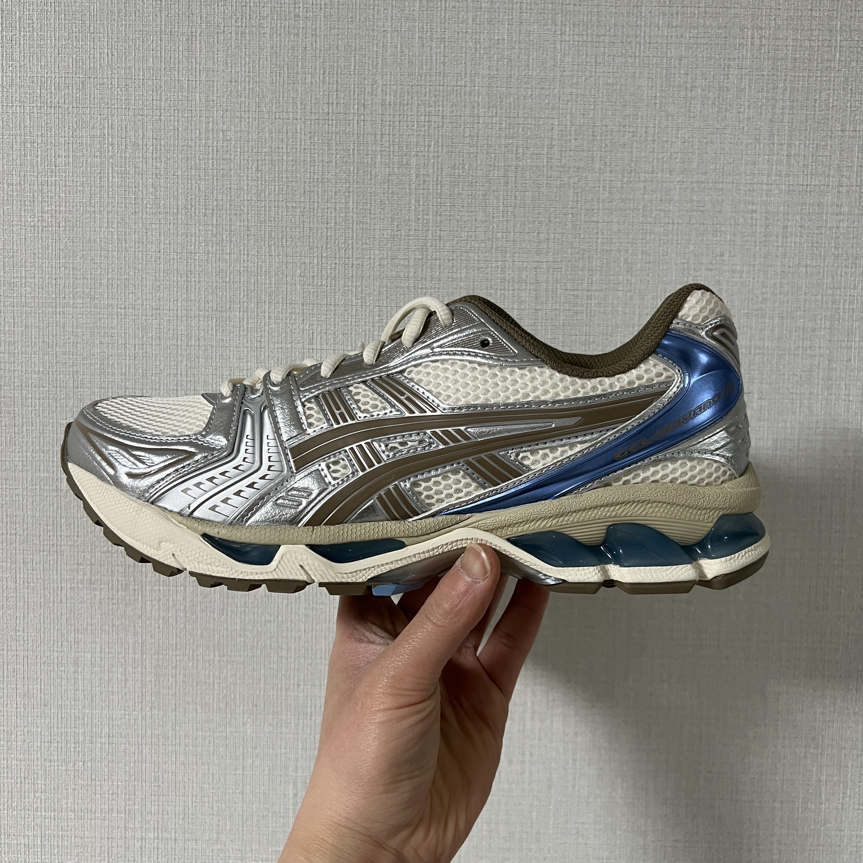(W) Asics Gel-Kayano 14 Cream Pepper 착용 스타일
