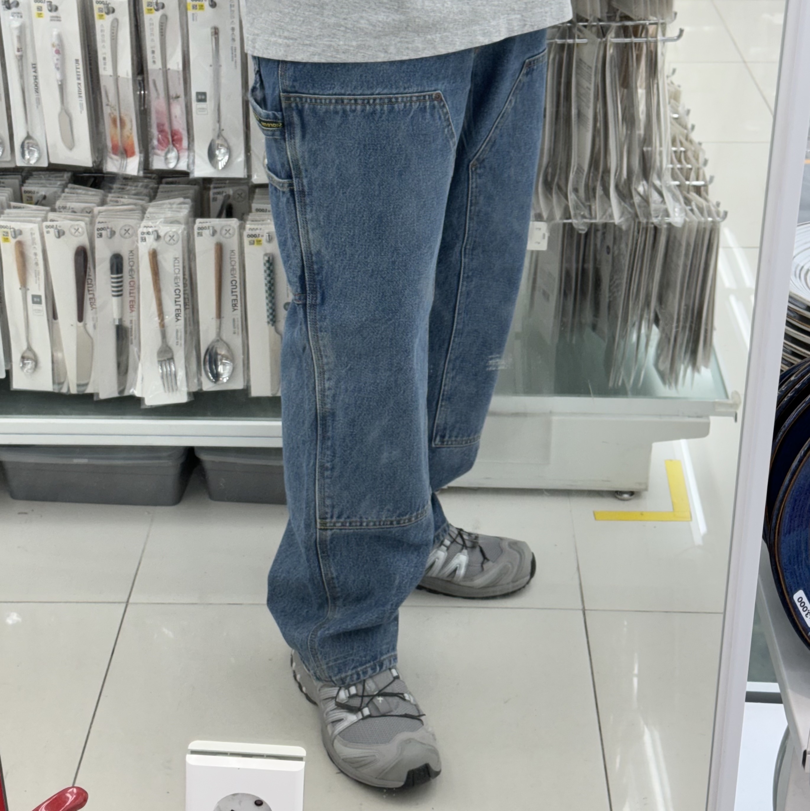 Supreme Double Knee Painter Pant Washed Indigo - 24SS, Salomon XA Pro 3D Alloy Silver 착용 스타일 - 2