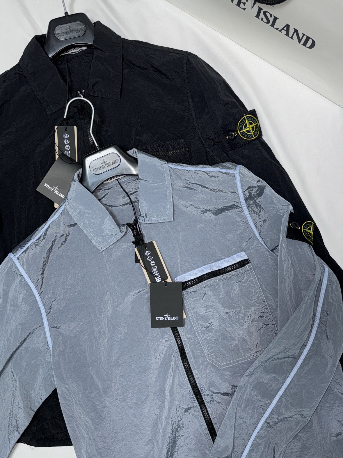 Stone Island 11219 Nylon Metal Overshirt Sky Blue - 24SS, Stone Island 11219 Nylon Metal In Econyl Regenerated Nylon Overshirt Black - 24SS 착용 스타일