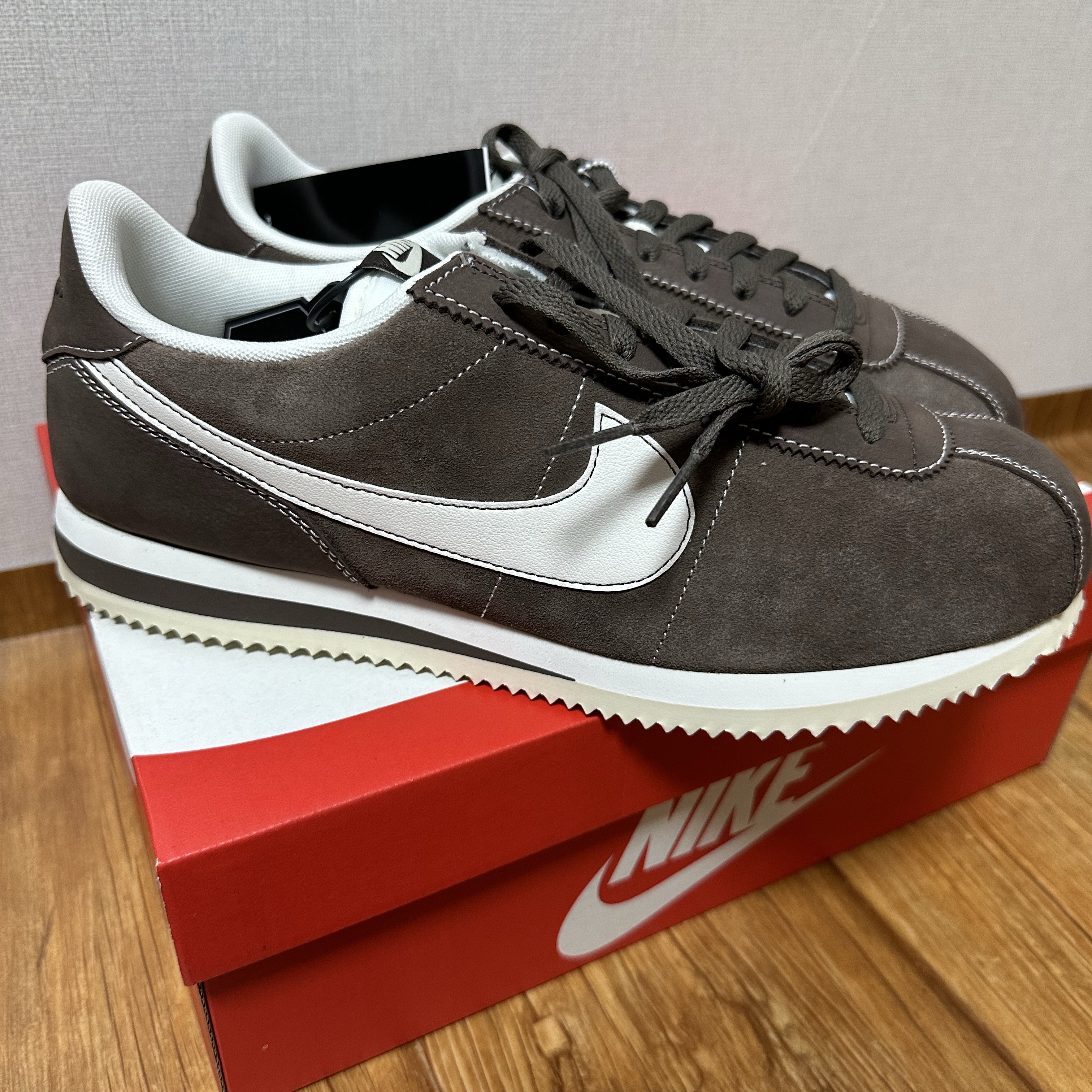 Nike Cortez SE Hangul Day Baroque Brown Sail 착용 스타일 - 1