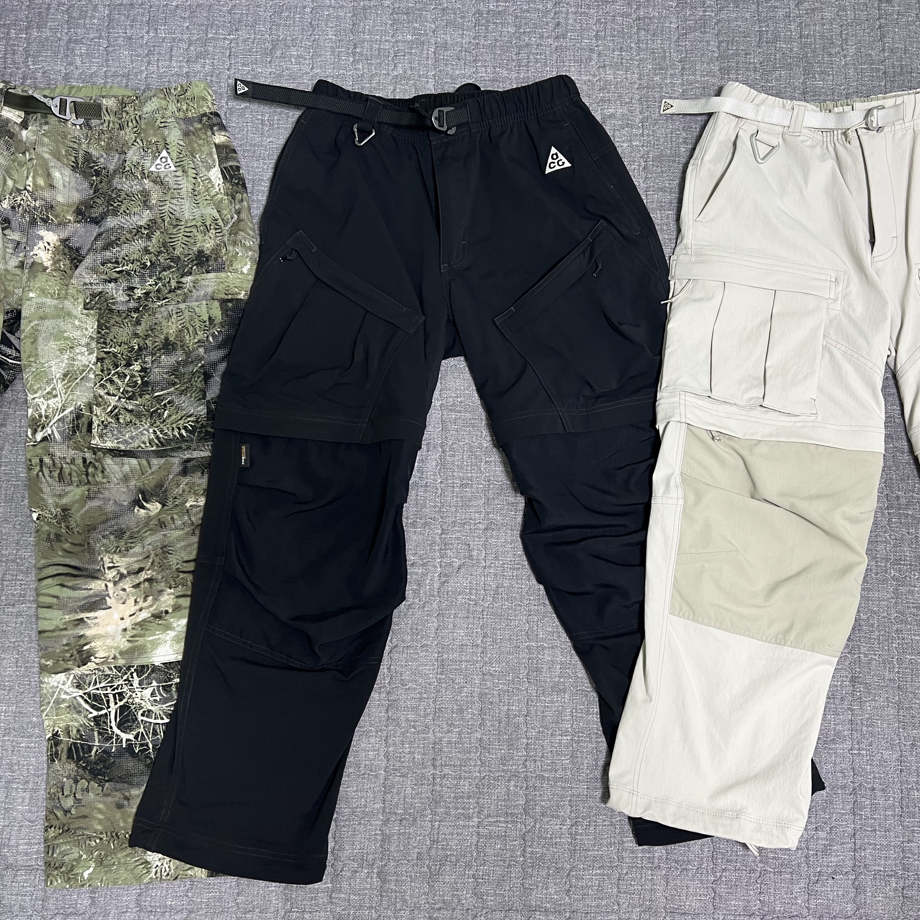 Nike ACG Smith Summit Cargo Pants Black - Asia, Nike ACG Smith Summit Allover Print Cargo Pants Oil Green - Asia 착용 스타일 - 1