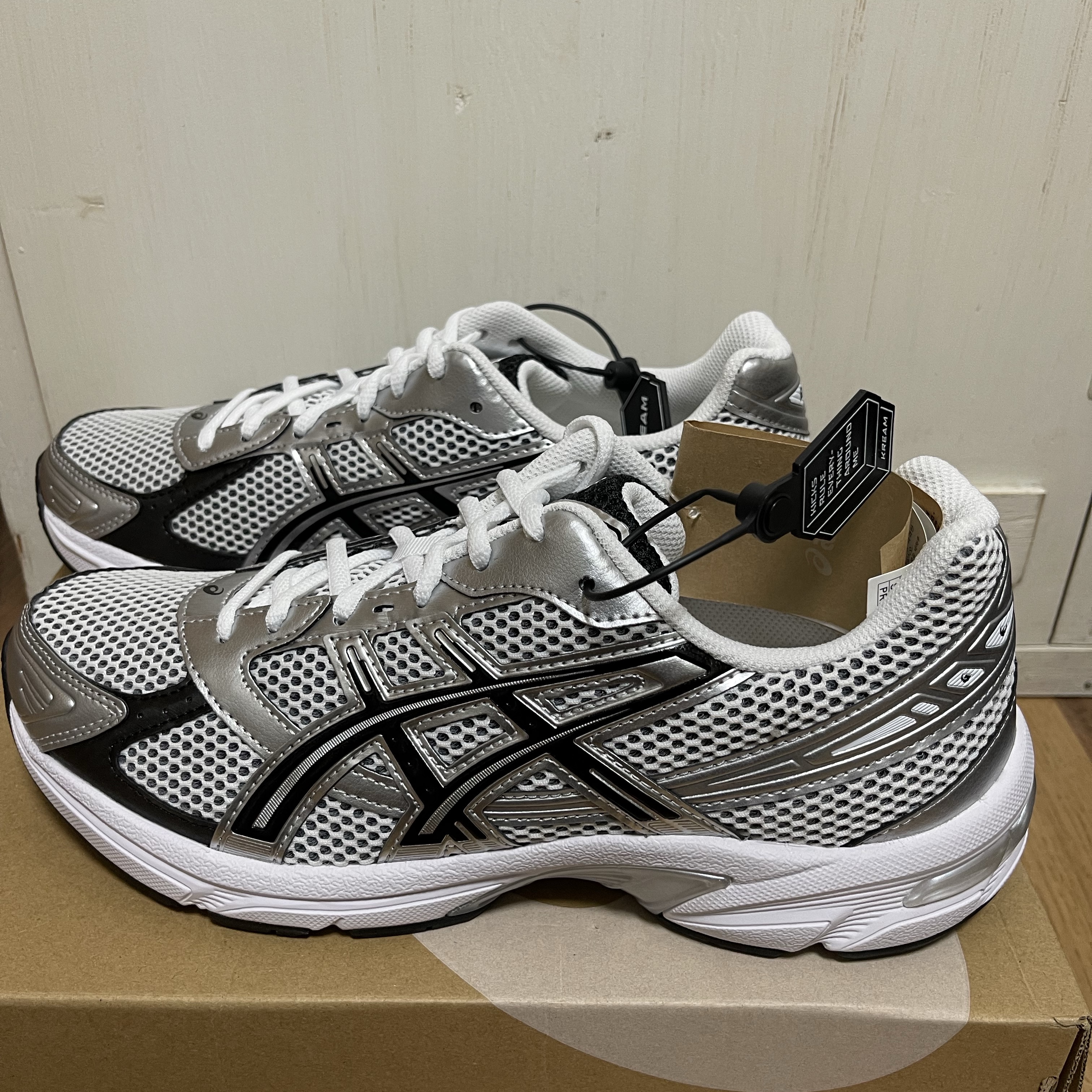 Asics Gel-1130 White Black 착용 스타일