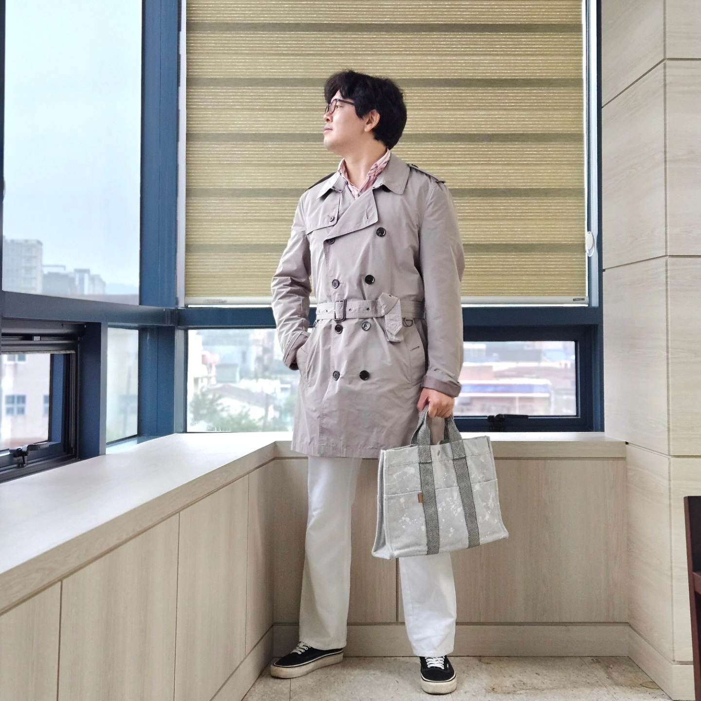 Burberry Kensington Heritage Trench Coat Honey, Rolex Submariner 41mm 124060 Black Oyster 착용 스타일 - 1