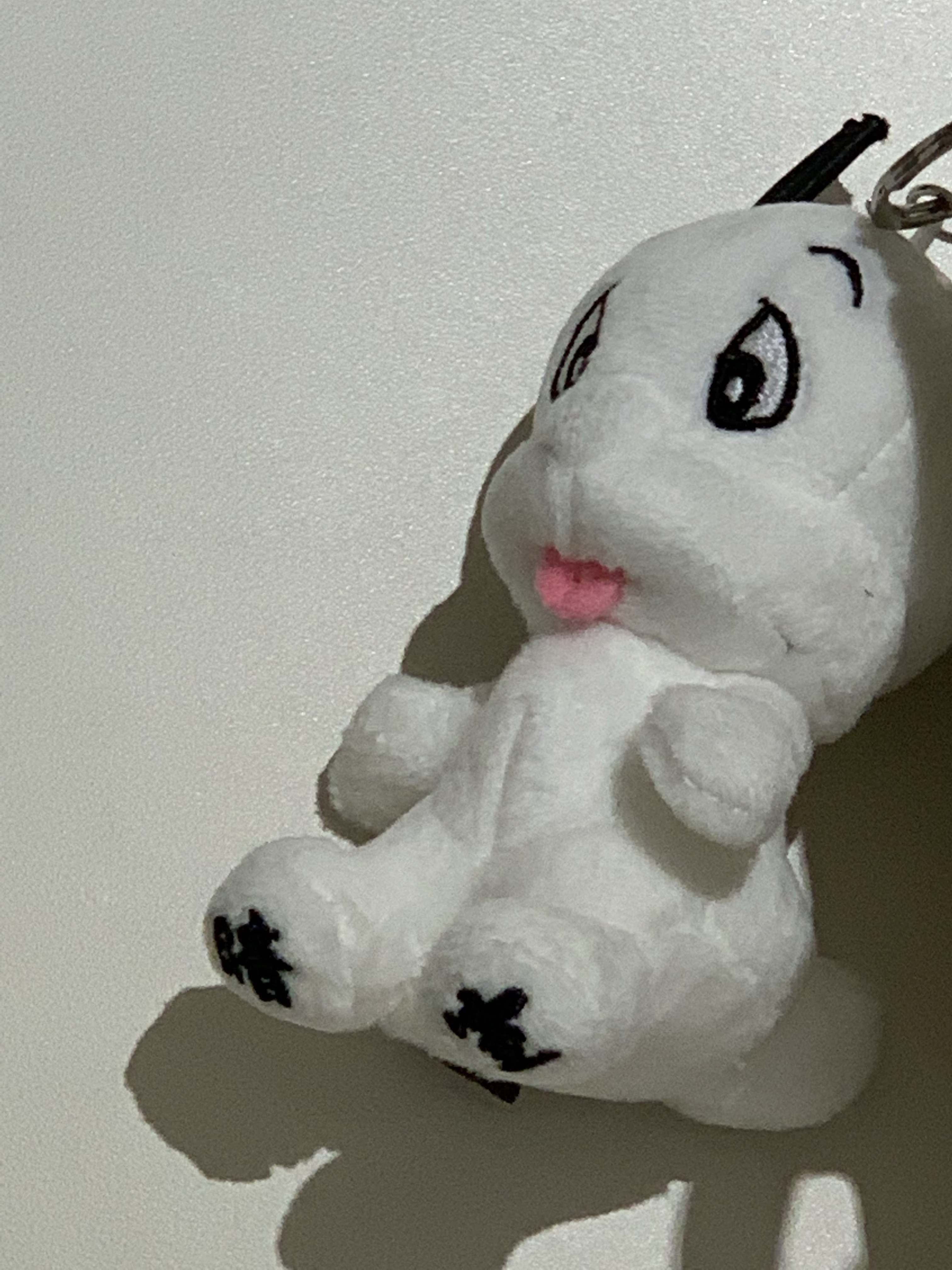 Darkr8m Studio x Dooly Dooly Keyring White 착용 스타일 - 1