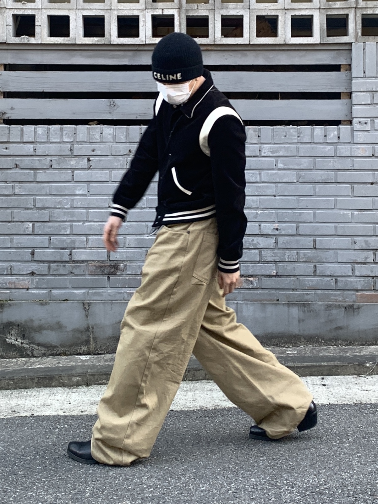 Our Legacy Cuban Boot Black, Celine Embroidered Knit Wool Beanie Black 착용 스타일 - 3