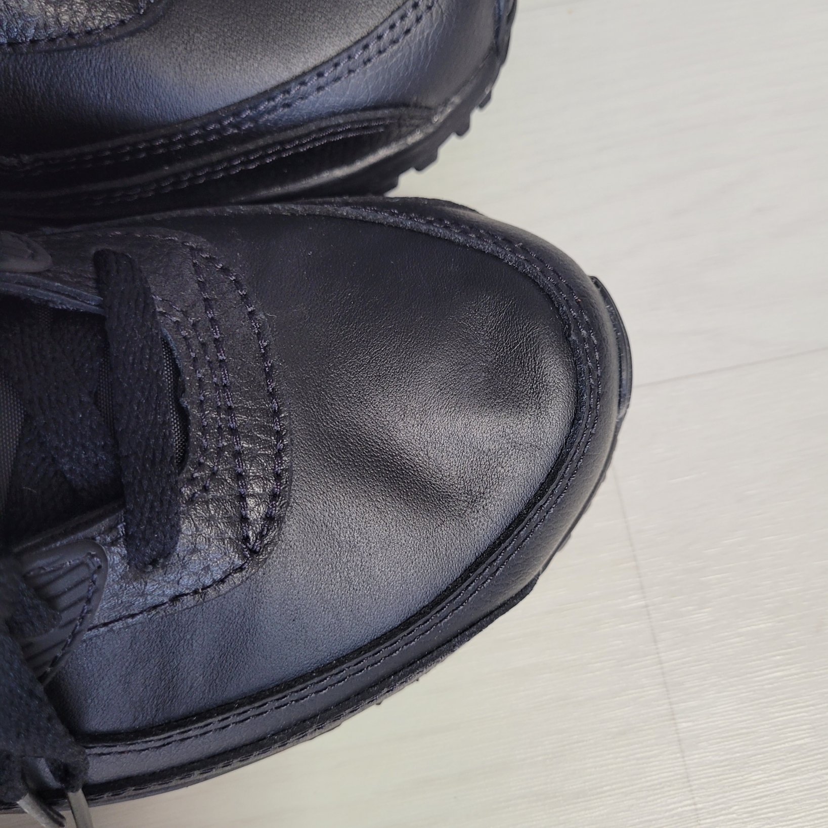 Nike Air Max 90 LTR Triple Black 착용 스타일 - 4