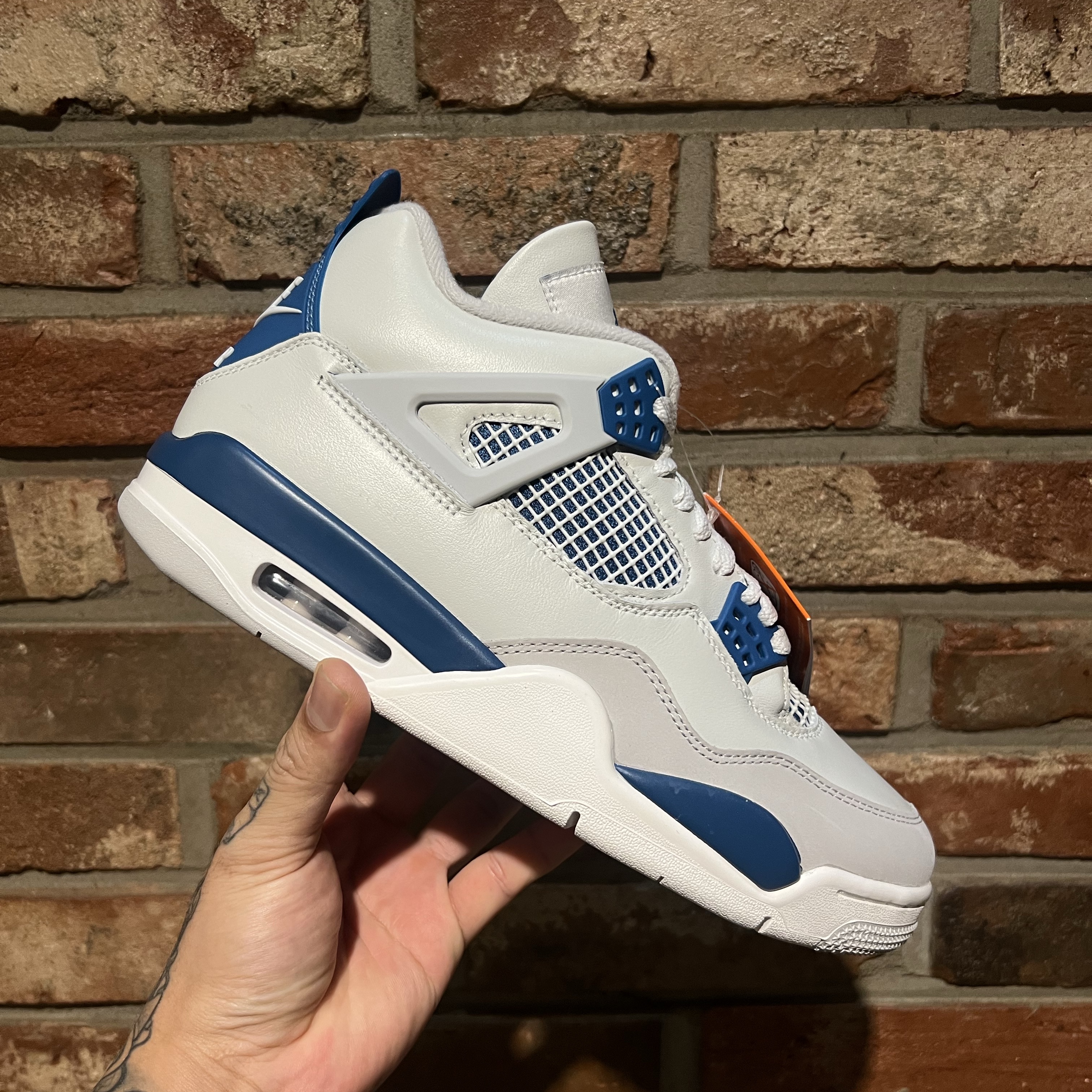 Jordan 4 Retro Industrial Blue 착용 스타일