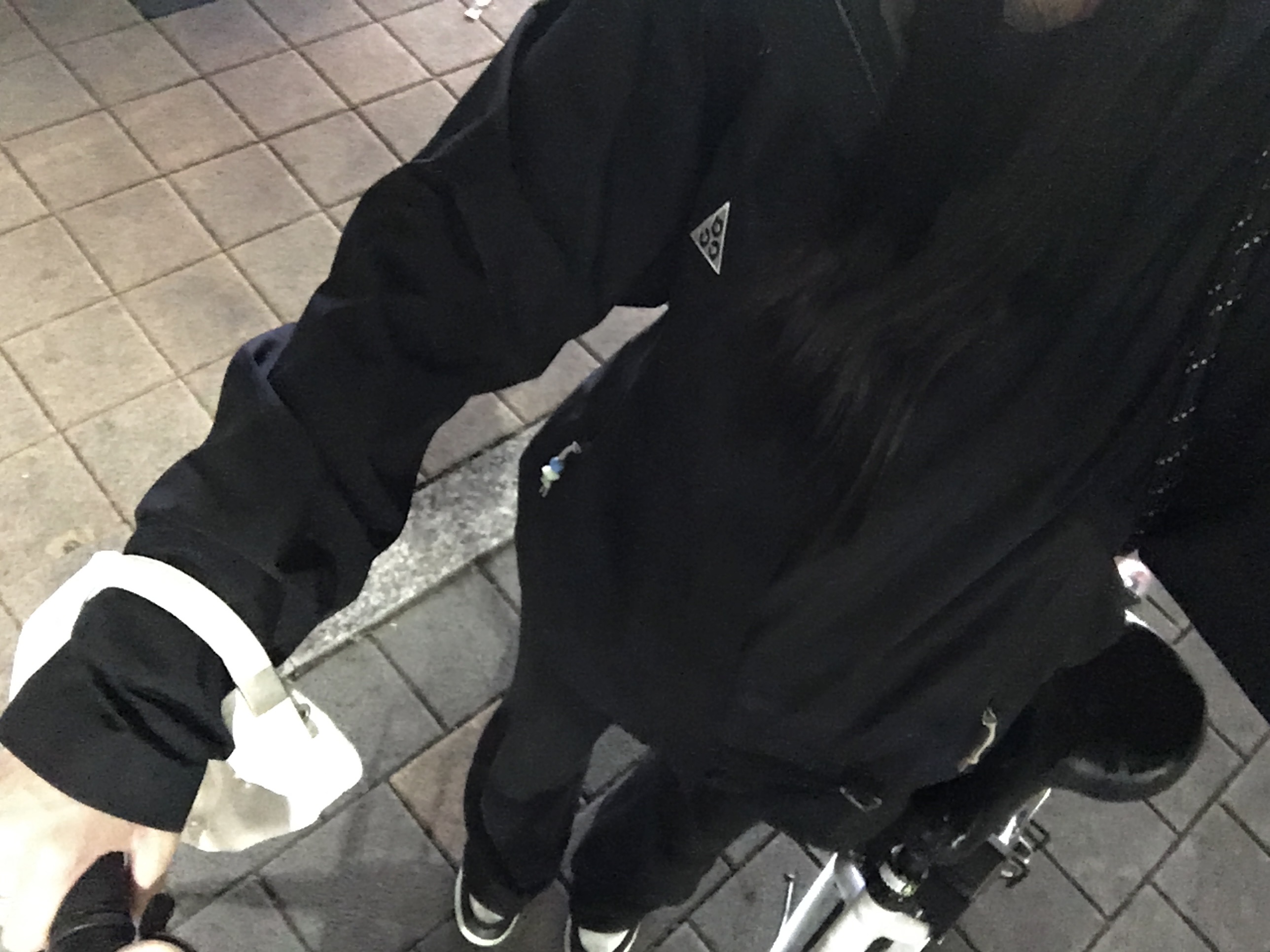 Nike ACG Storm-Fit ADV Cascade Rains Full Zip Jacket Black - Asia, (GS) Jordan 1 Low SE White Black Tie-Dye 착용 스타일 - 4