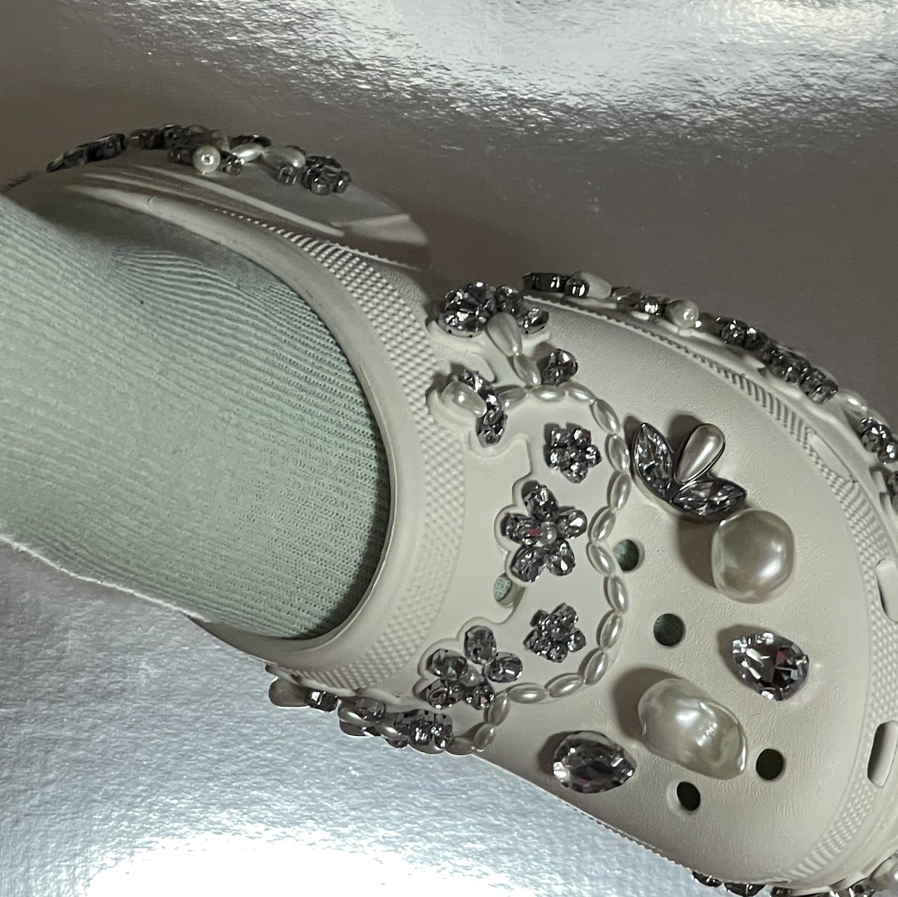 (W) Crocs x Simone Rocha Siren Clog White 착용 스타일 - 5