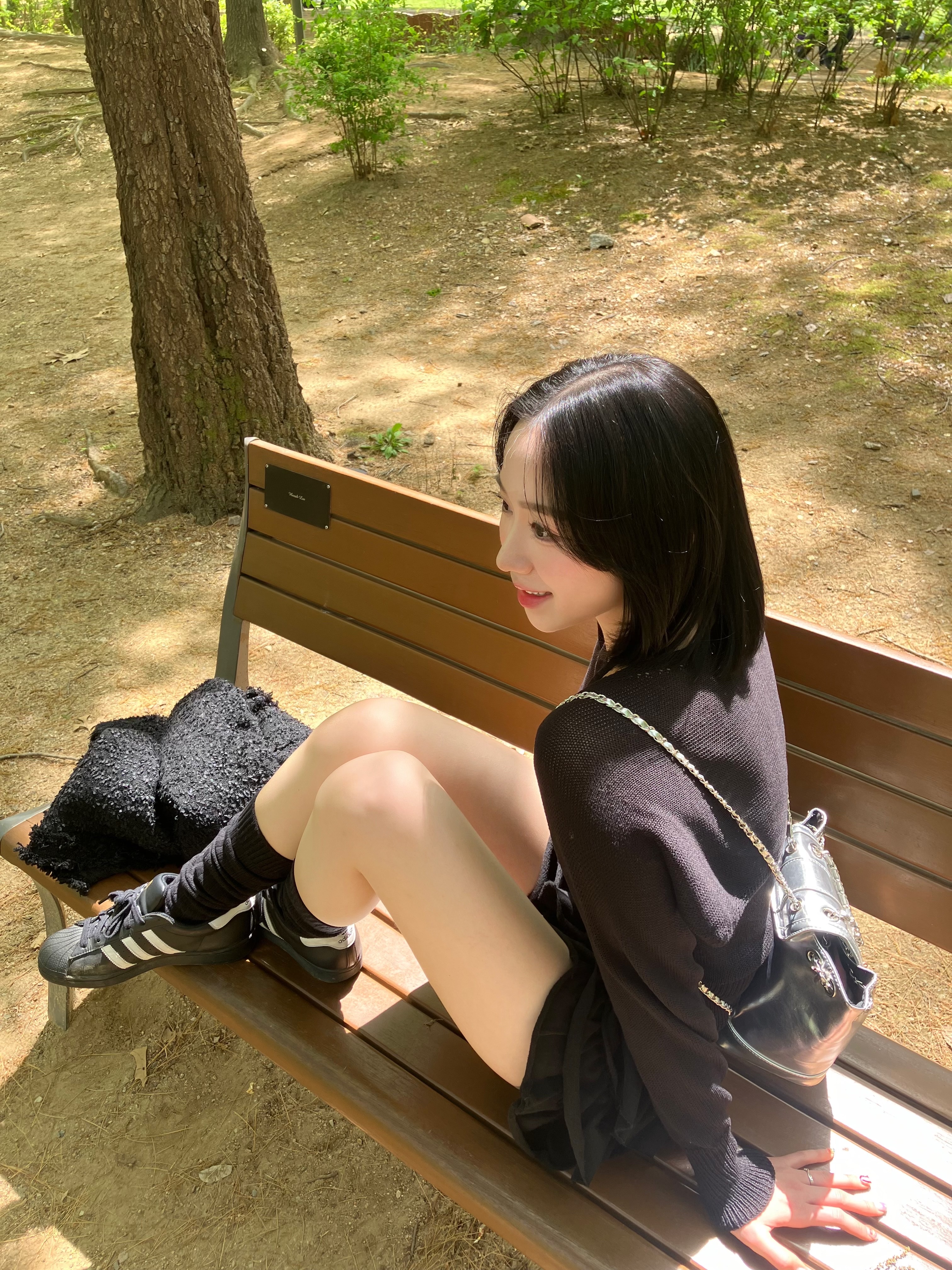 Adidas Superstar Core Black White 착용 스타일 - 10