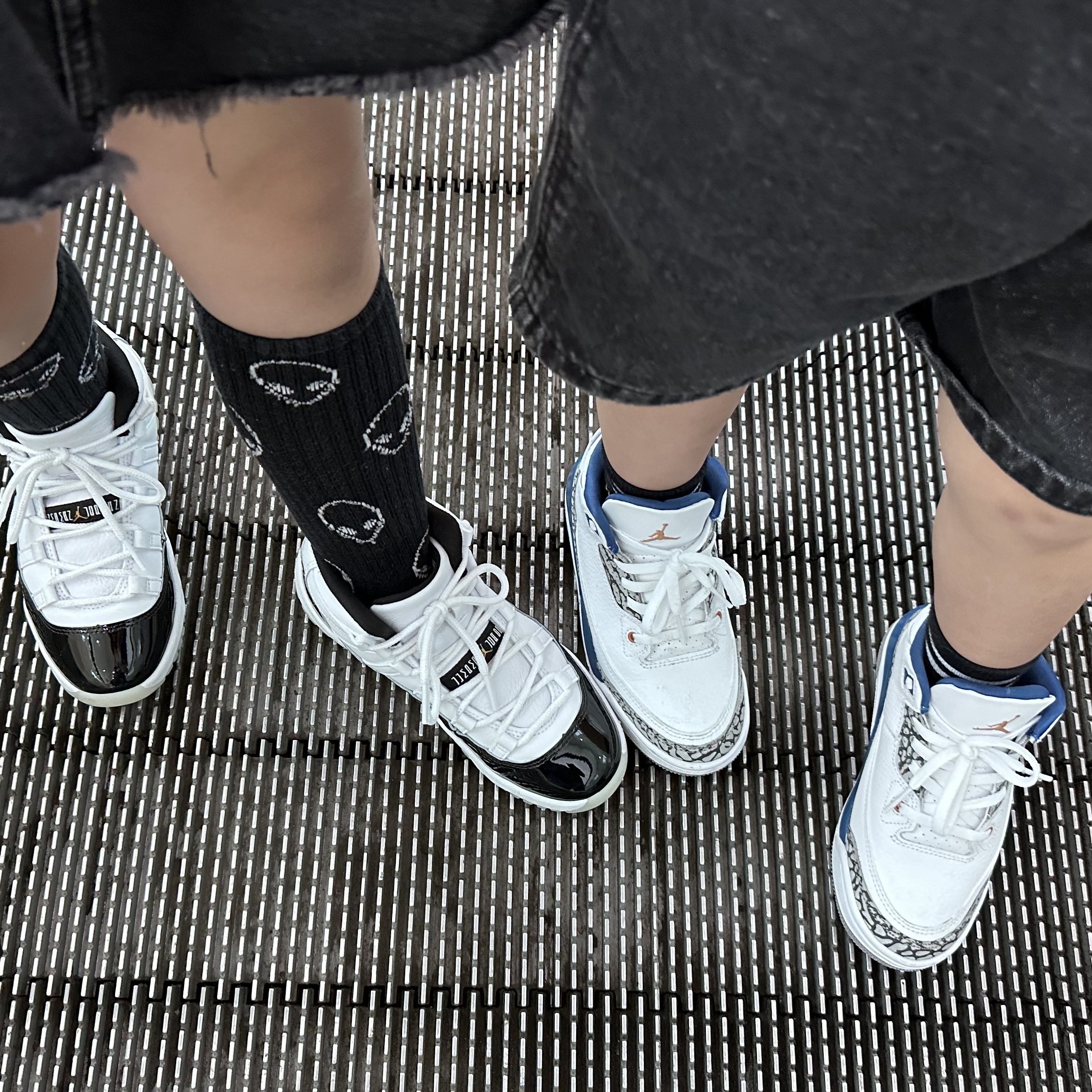 (PS) Jordan 11 Retro Gratitude, (PS) Jordan 3 Retro True Blue and Copper 착용 스타일