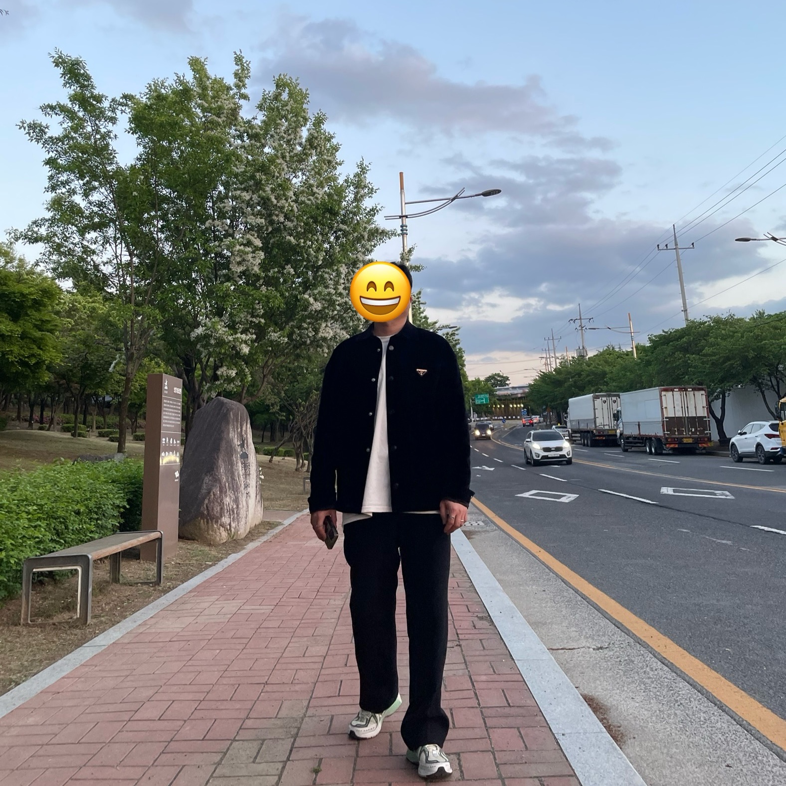 Prada Stretch Cotton Shirt Black, New Balance x Aime Leon Dore 1906R Jade 착용 스타일