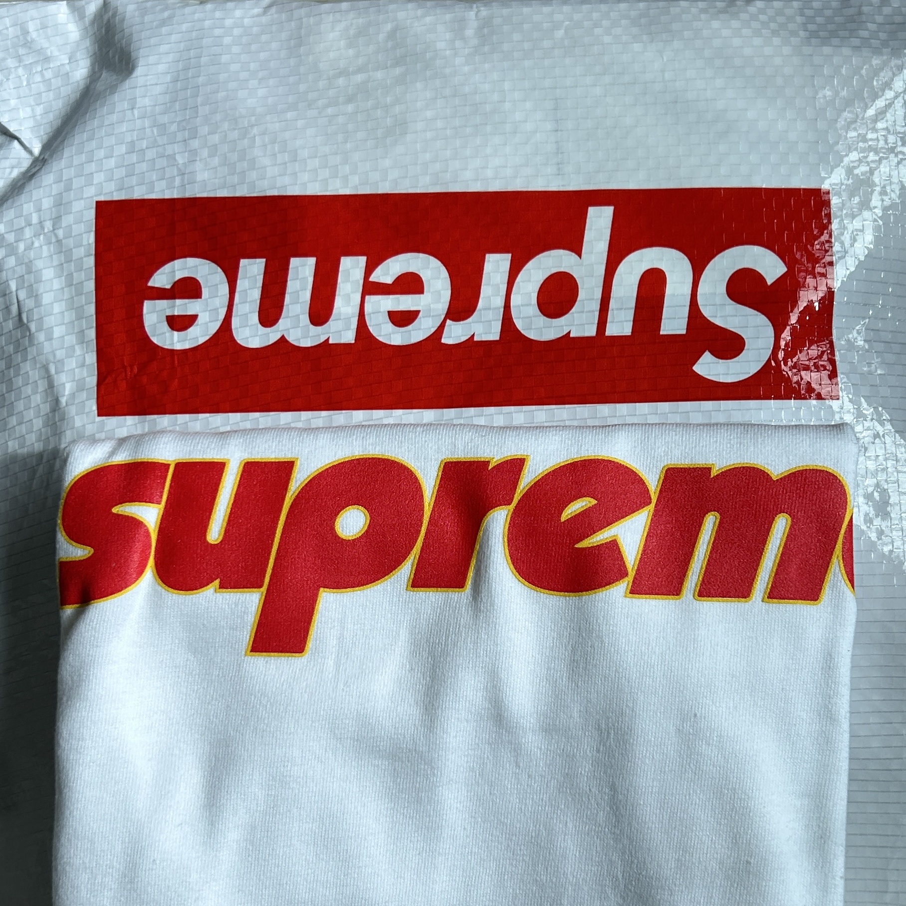 Supreme Pinline T-Shirt White - 24SS 착용 스타일