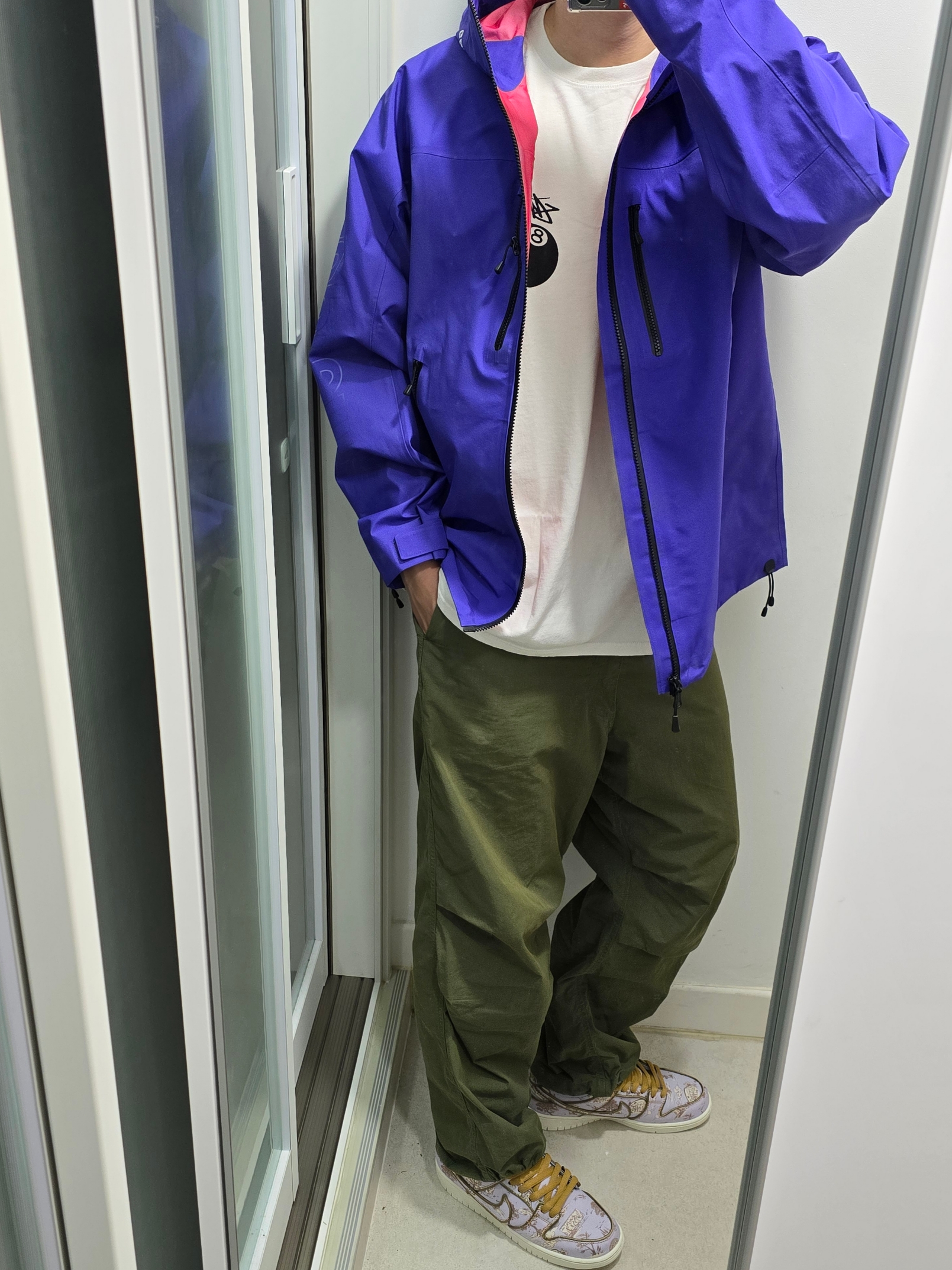 Supreme Gore-Tex Taped Seam Shell Jacket Purple - 24SS, Stussy 8 Ball Pigment Dyed T-Shirt Natural 착용 스타일