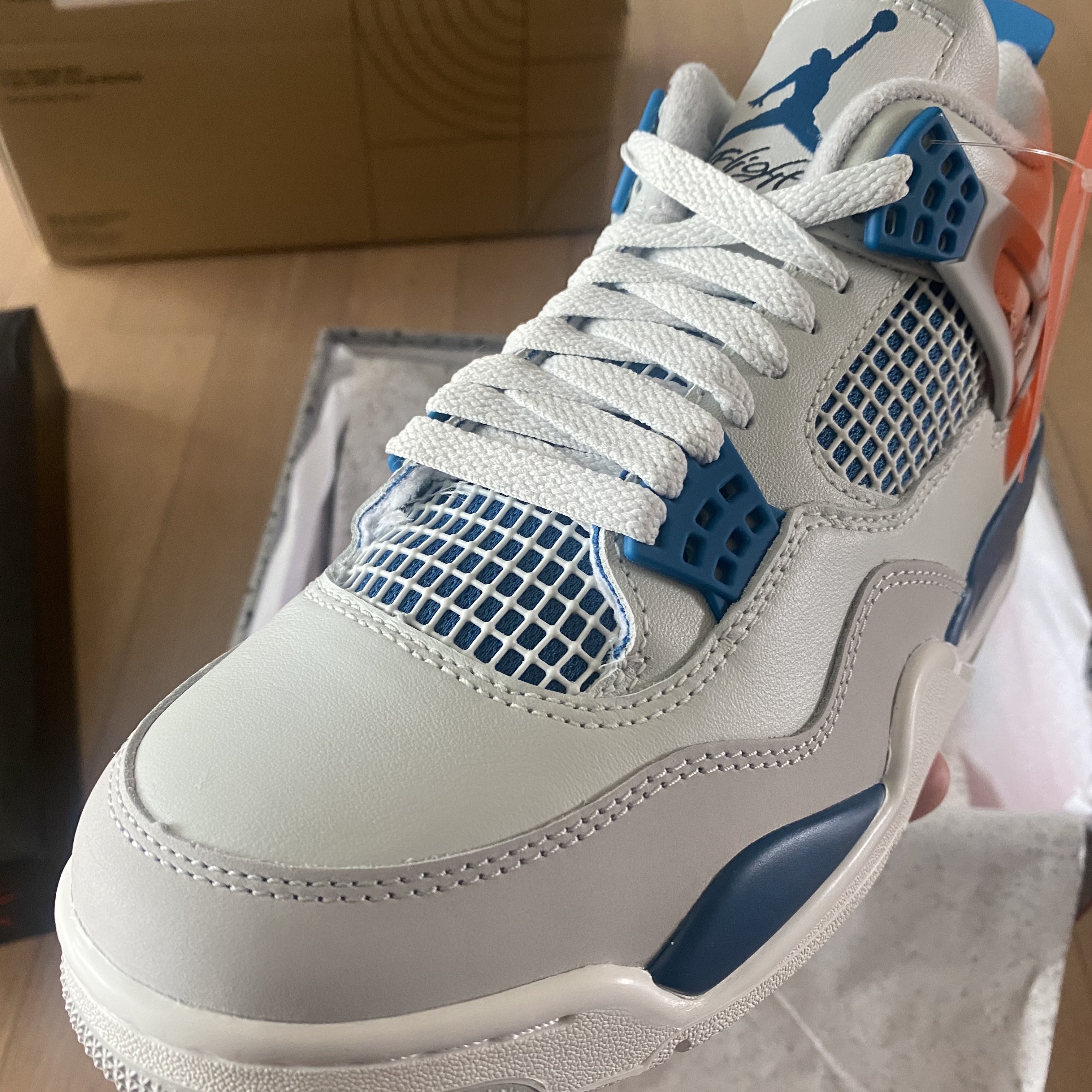 Jordan 4 Retro Industrial Blue 착용 스타일 - 4
