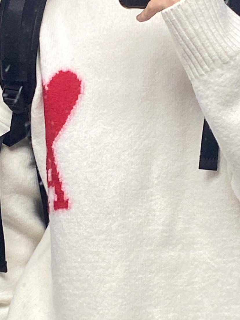 AMI de Coeur Oversize Intarsia Sweater Off White Red 착용 스타일 - 2