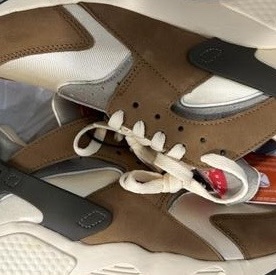 Nike x Stussy Air Huarache LE Desert Oak 착용 스타일