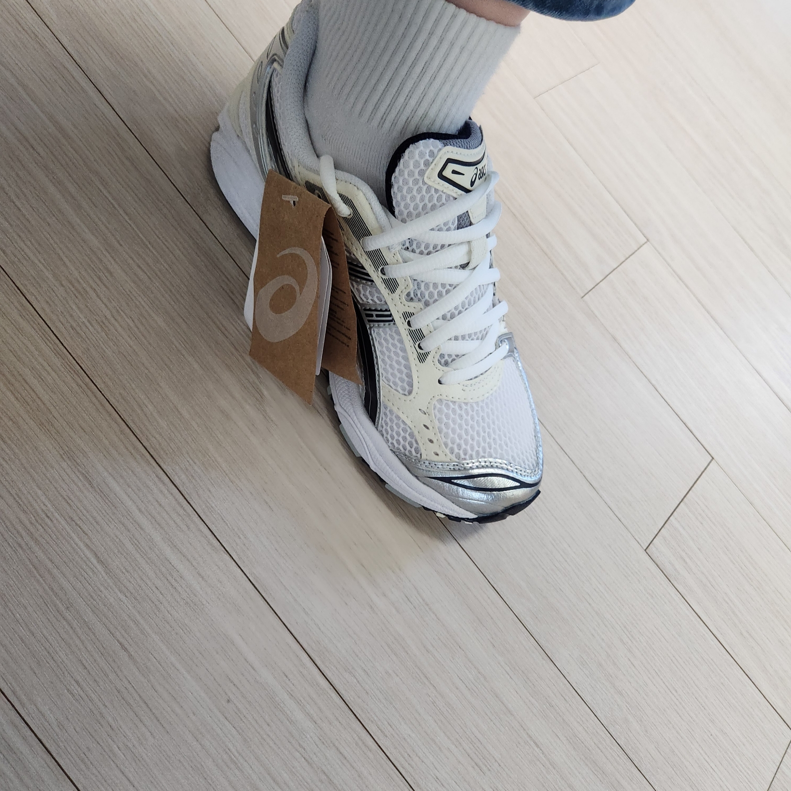 (W) Asics Gel-Kayano 14 White Midnight 착용 스타일 - 4