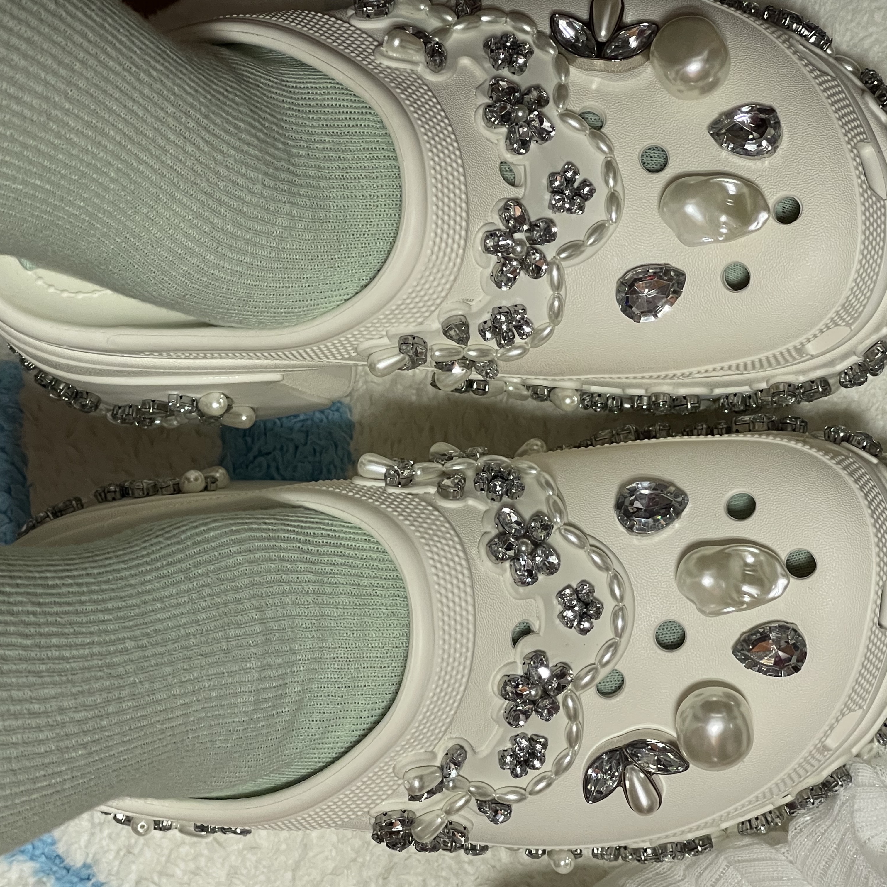 (W) Crocs x Simone Rocha Siren Clog White 착용 스타일 - 3