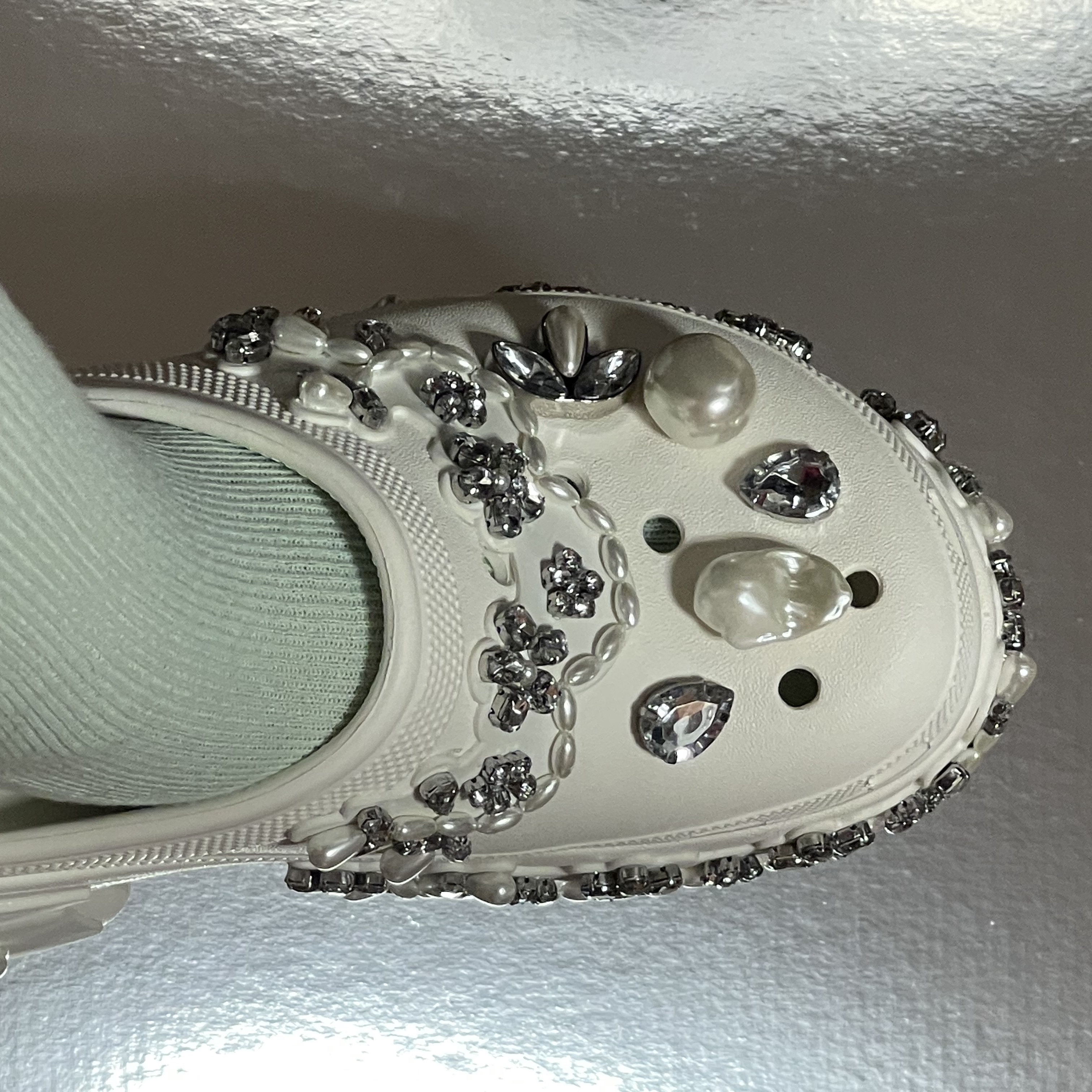 (W) Crocs x Simone Rocha Siren Clog White 착용 스타일 - 7