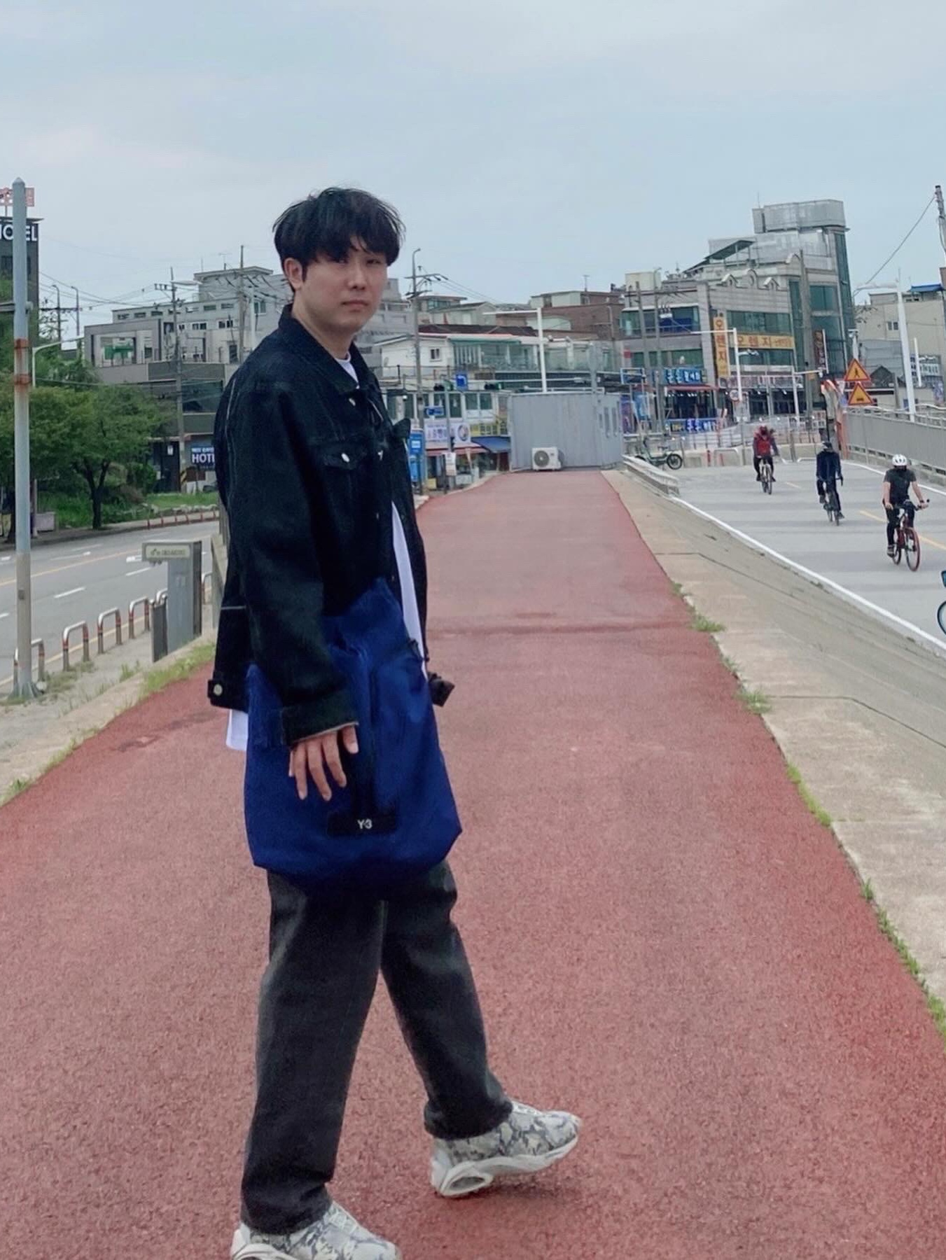 Corteiz C-Star Stitch Down Denim Jacket Black, Nike x Drake Nocta Hot Step Air Terra Light Bone 착용 스타일 - 2