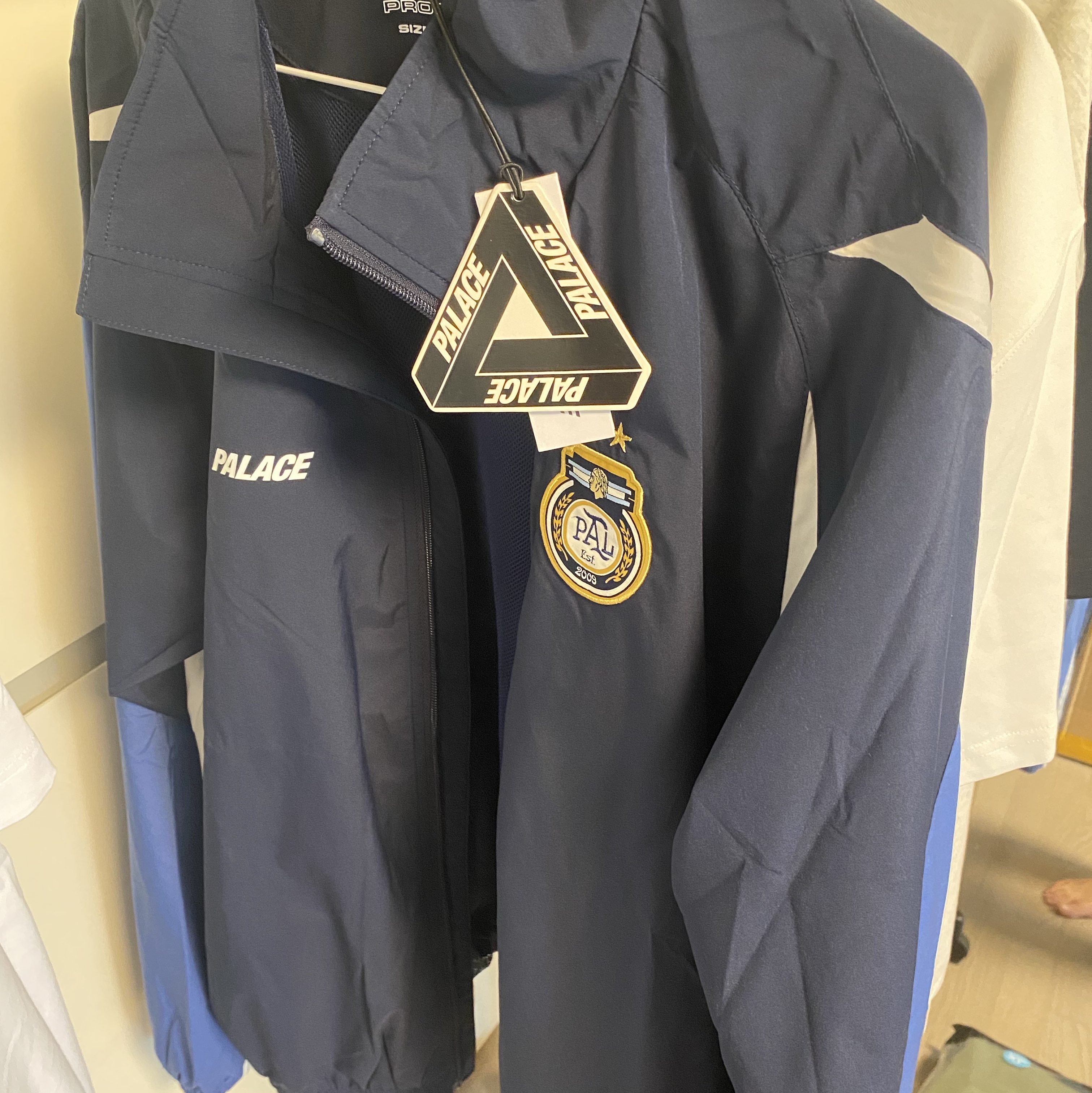Palace Pro Shell Jacket Navy - 23FW 착용 스타일
