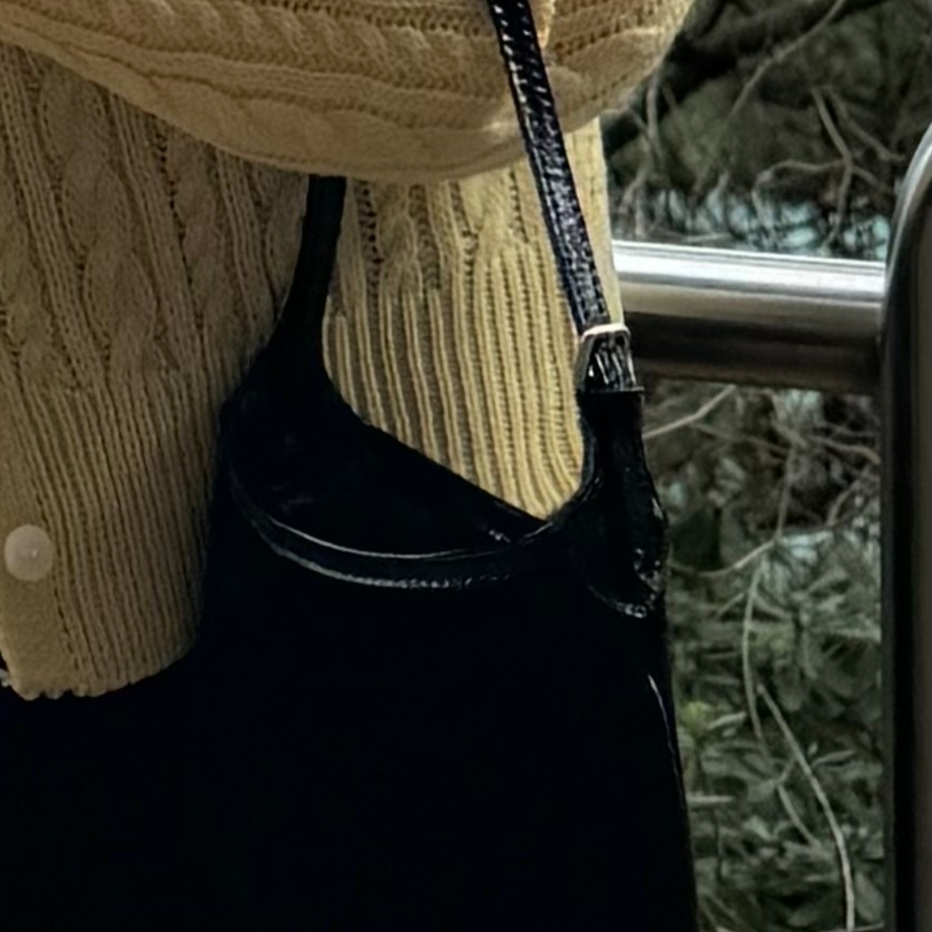 Fottsfotts Top Handle Bag Black 착용 스타일 - 2