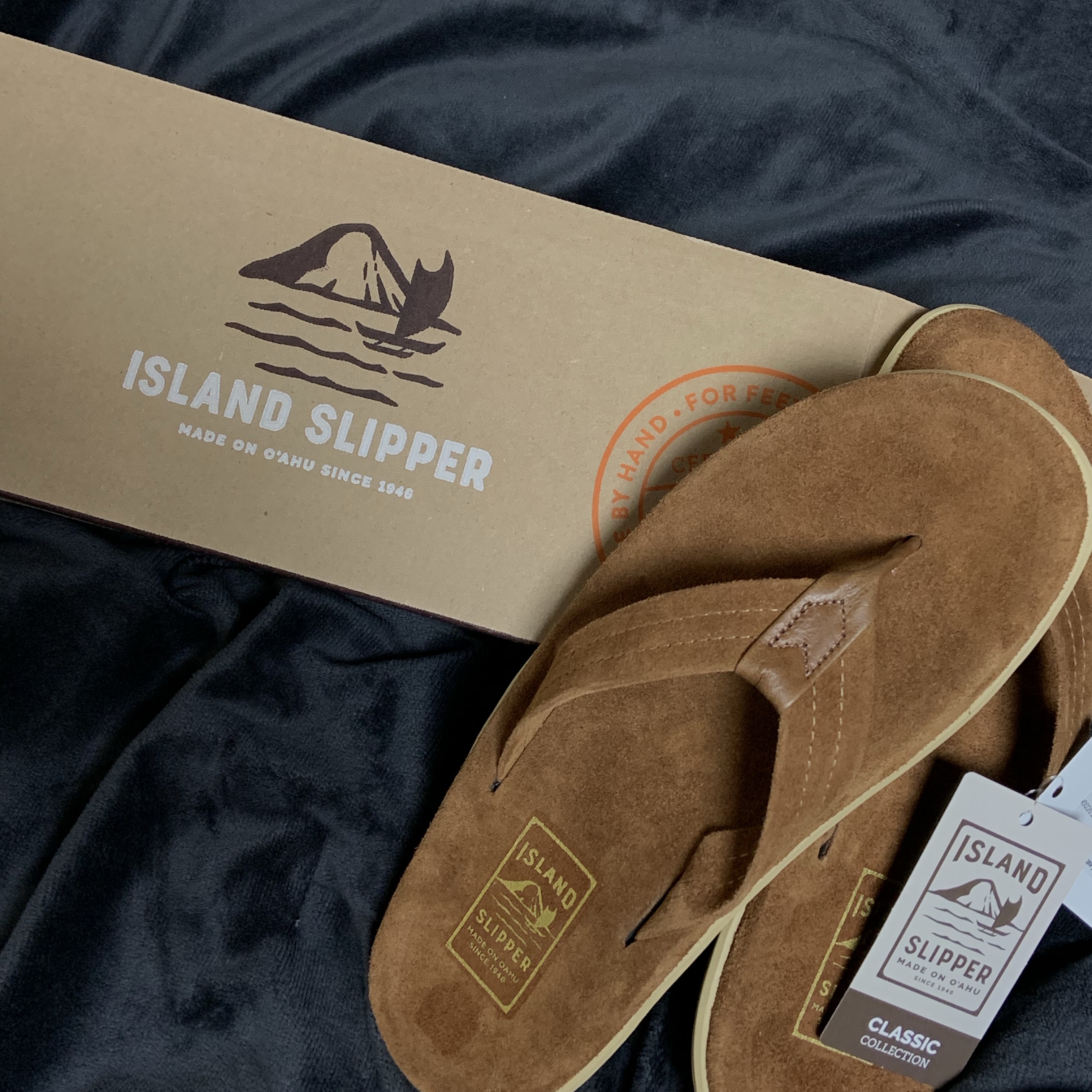 Island Slipper Classic Ultimate Suede Peanut Cognac 착용 스타일