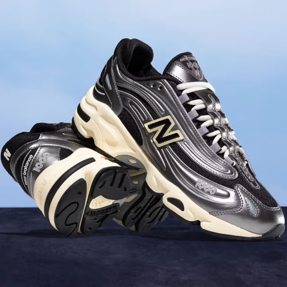 New Balance 1000 Silver Metallic Black 착용 스타일 - 4