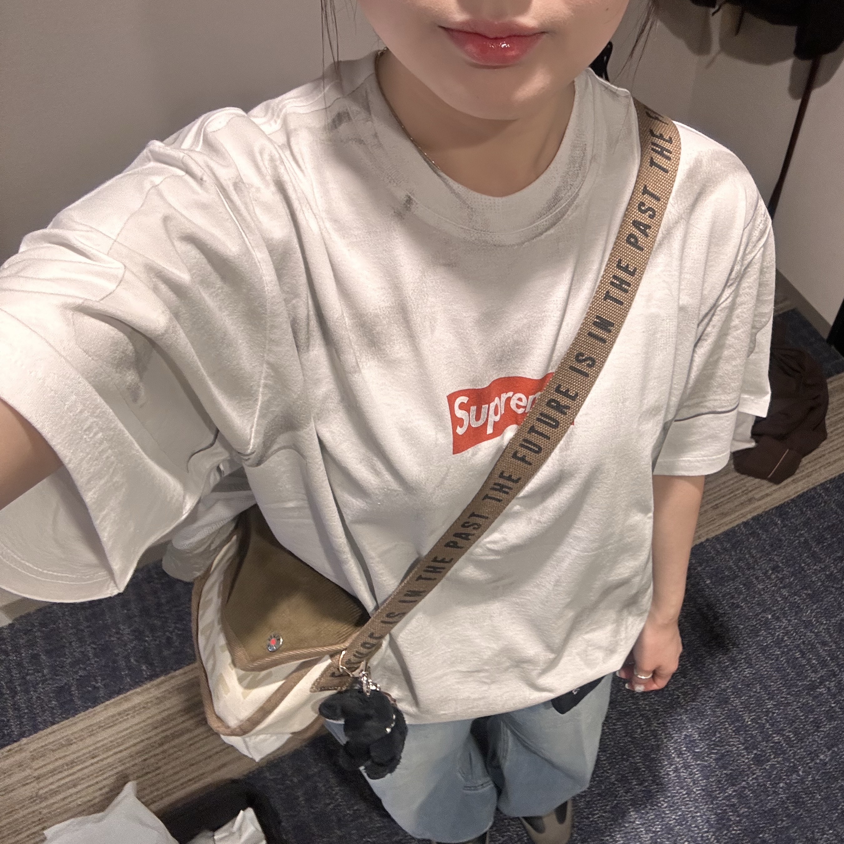 Supreme x MM6 Maison Margiela Box Logo T-Shirt White - 24SS, Human Made Shoulder Bag Brown 착용 스타일