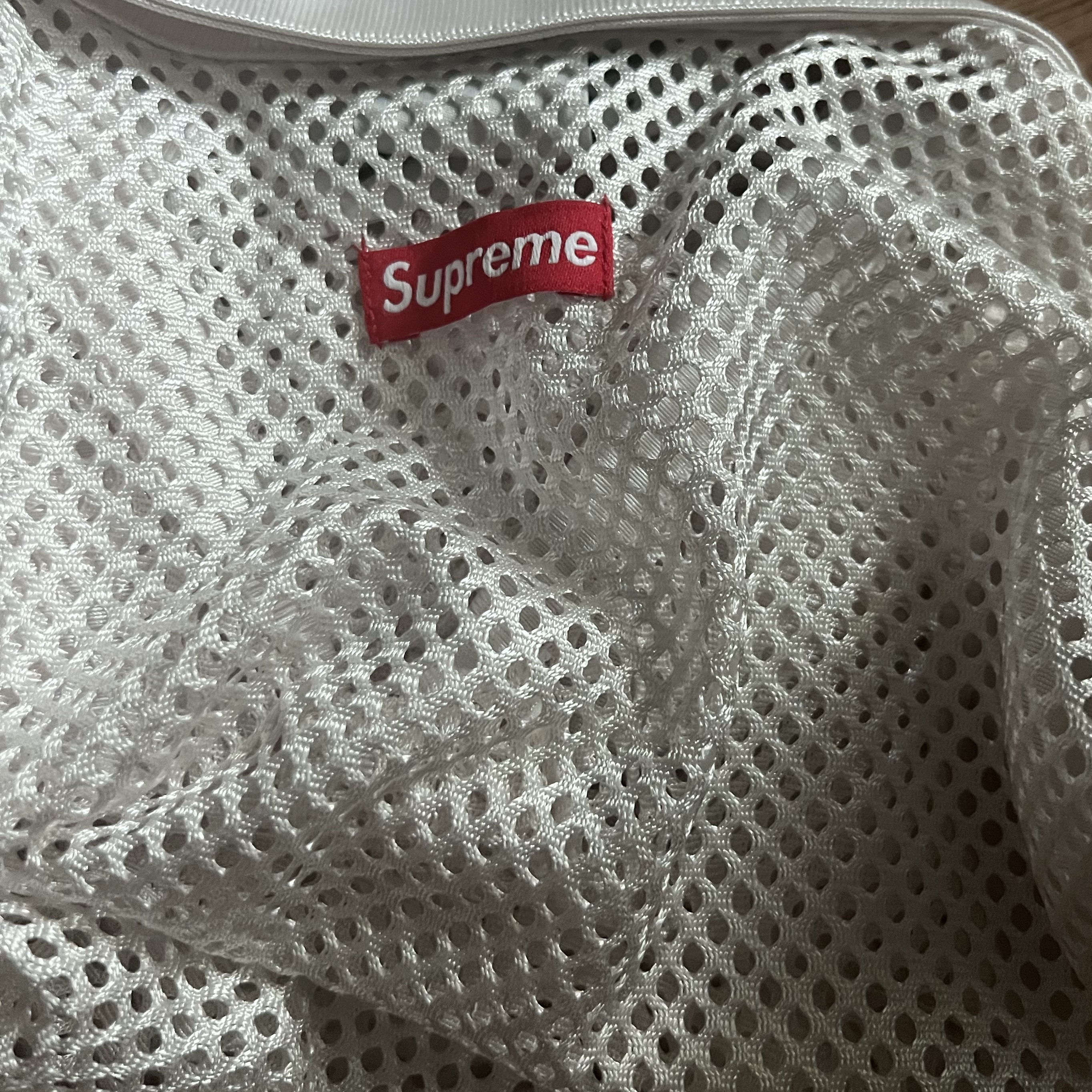 Supreme x Nike Mesh S/S Shirt White - 24SS 착용 스타일 - 2