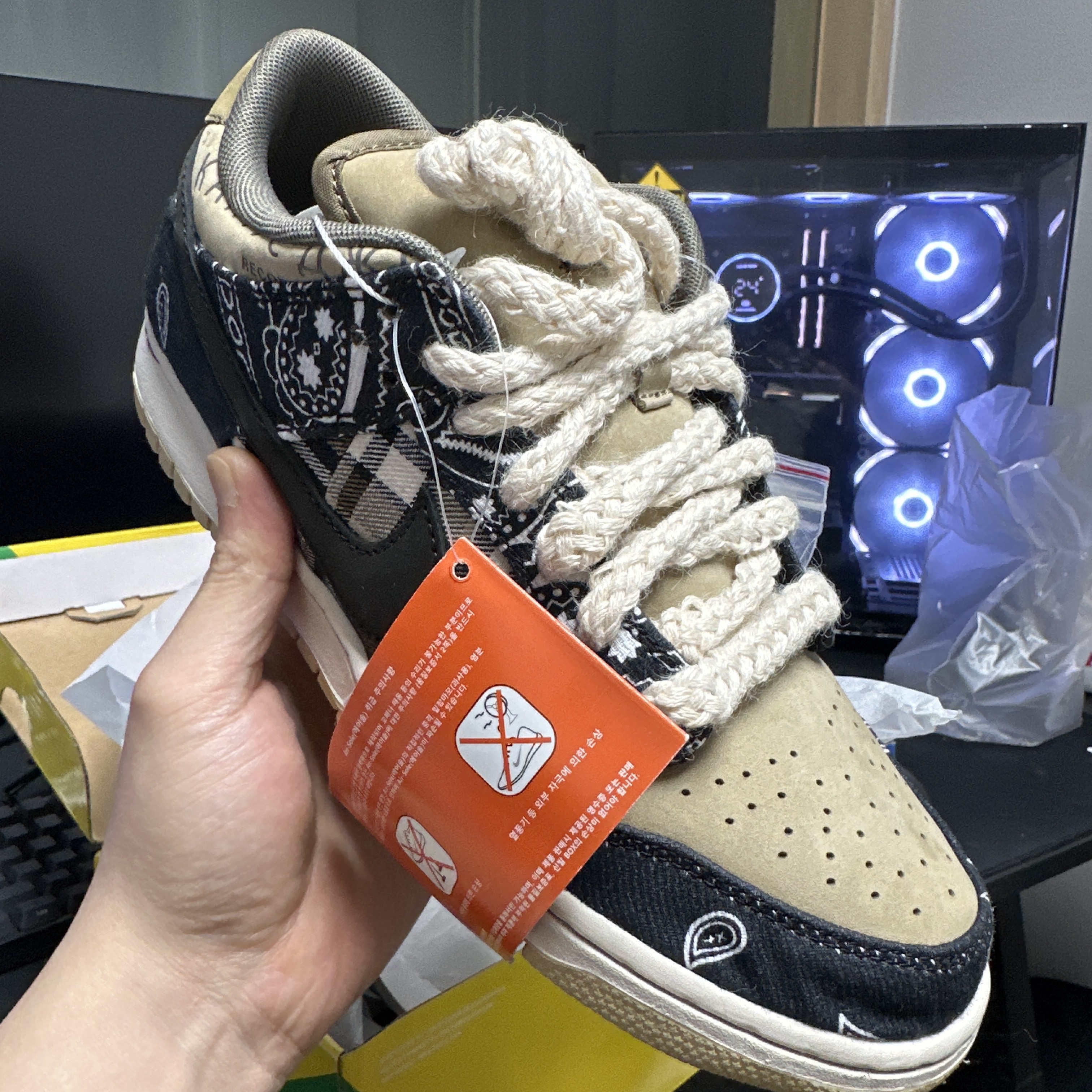 Nike x Travis Scott SB Dunk Low 착용 스타일