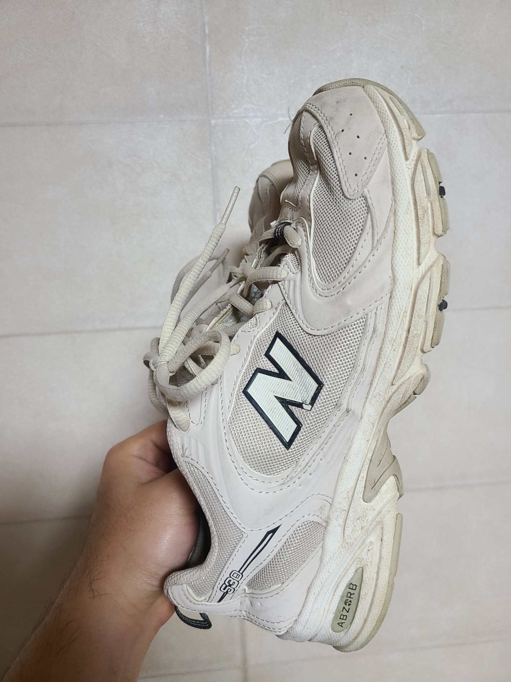 New Balance 530 Ivory 착용 스타일 - 2