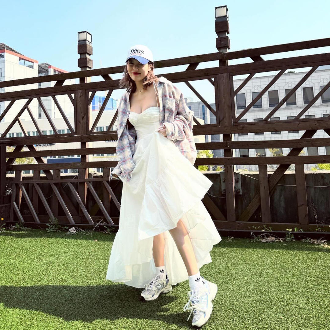 New Balance 530 White Silver 착용 스타일 - 2