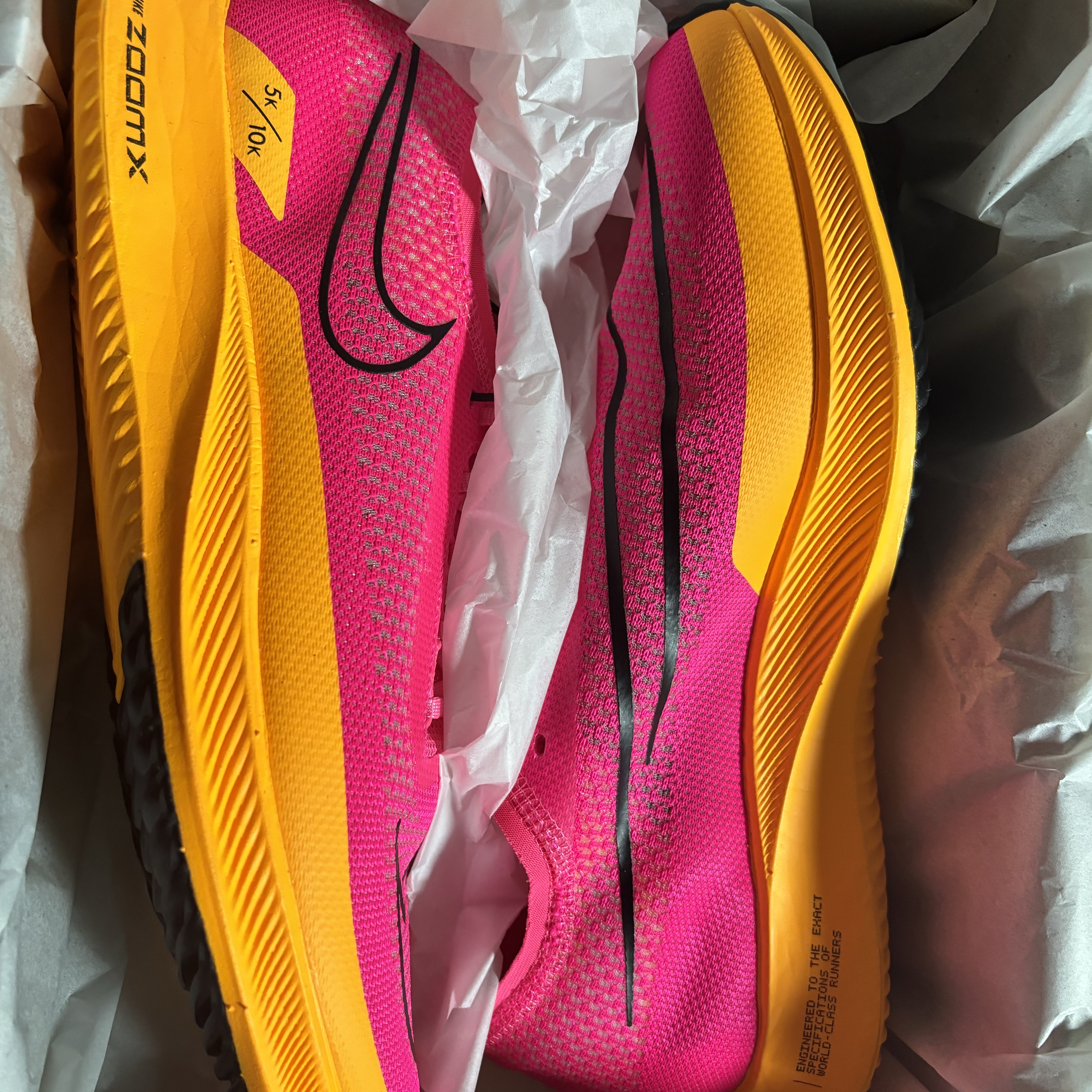 Nike ZoomX Streakfly Hyper Pink Laser Orange 착용 스타일 - 1