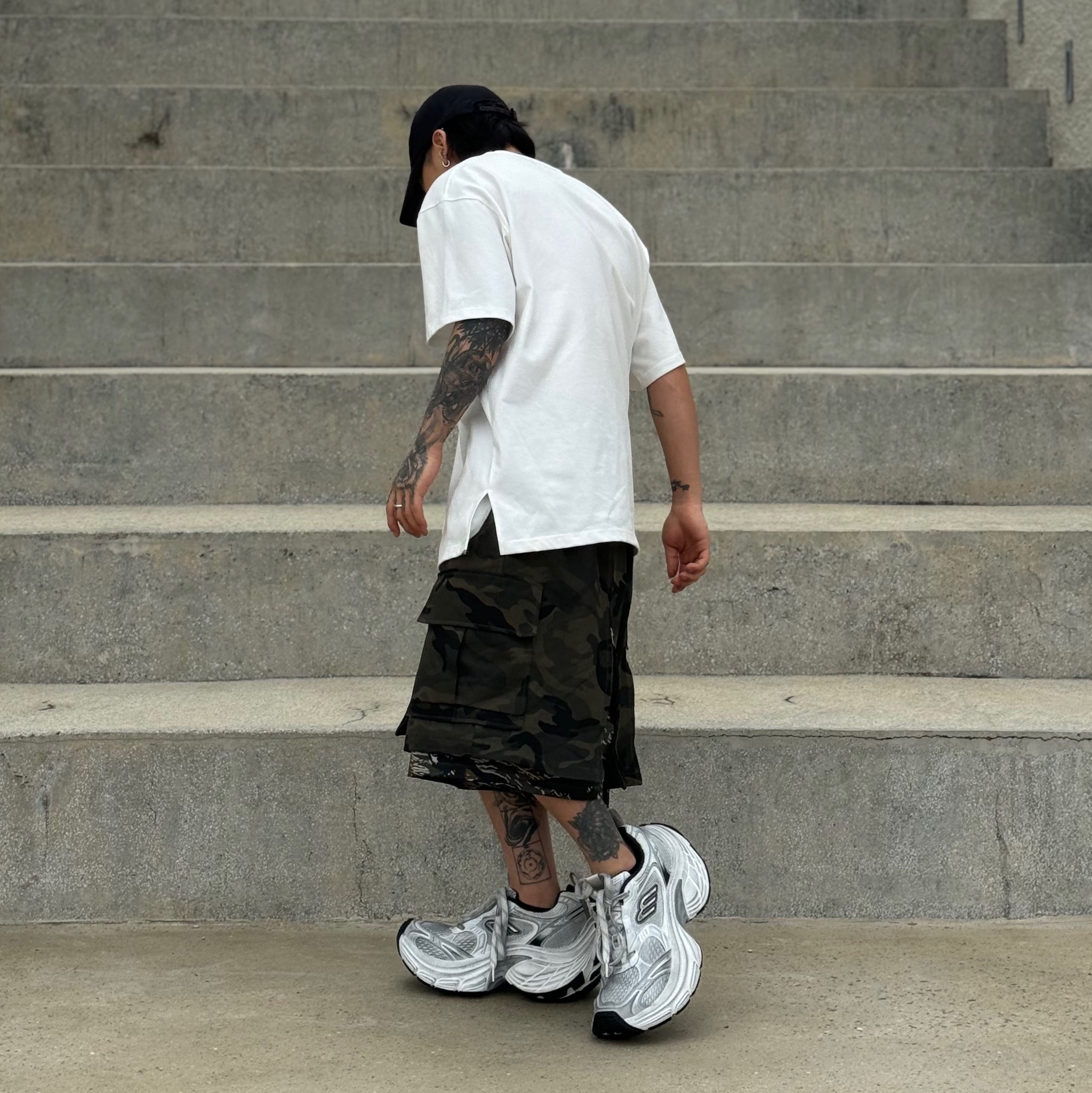 Balenciaga 10XL Sneakers White Grey Silver Black, (W) Balenciaga 10XL Sneakers White Grey Silver Black 착용 스타일 - 5