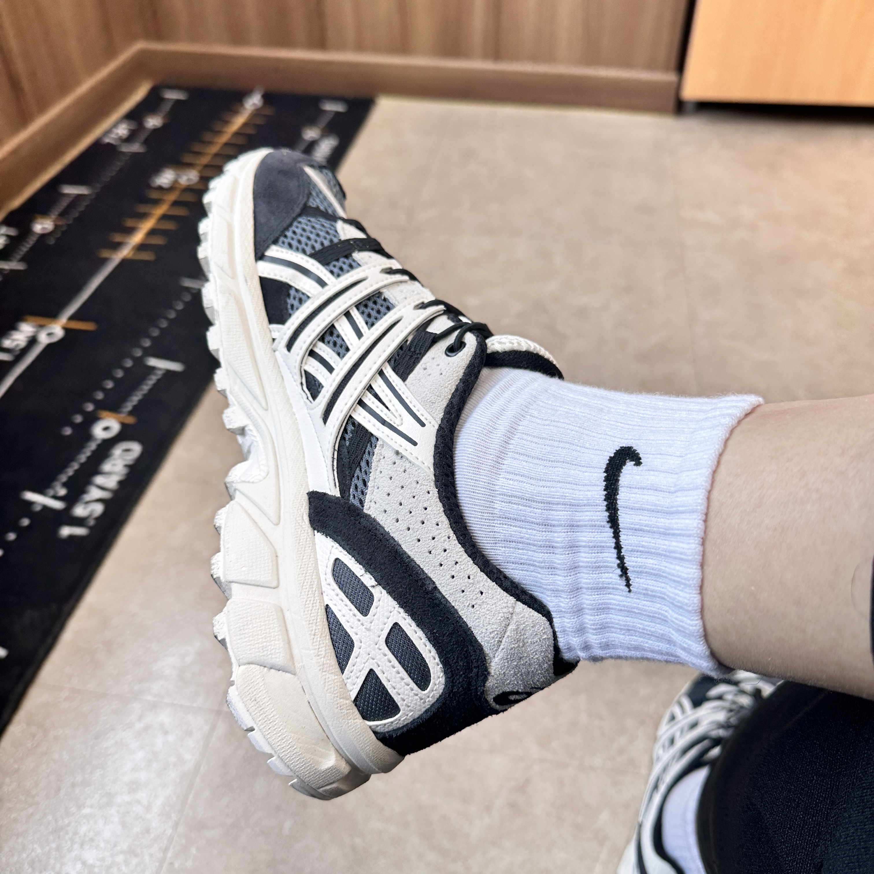 Asics Unlimited Gel-Sonoma 15-50 Carrier Grey White Alyssum 착용 스타일