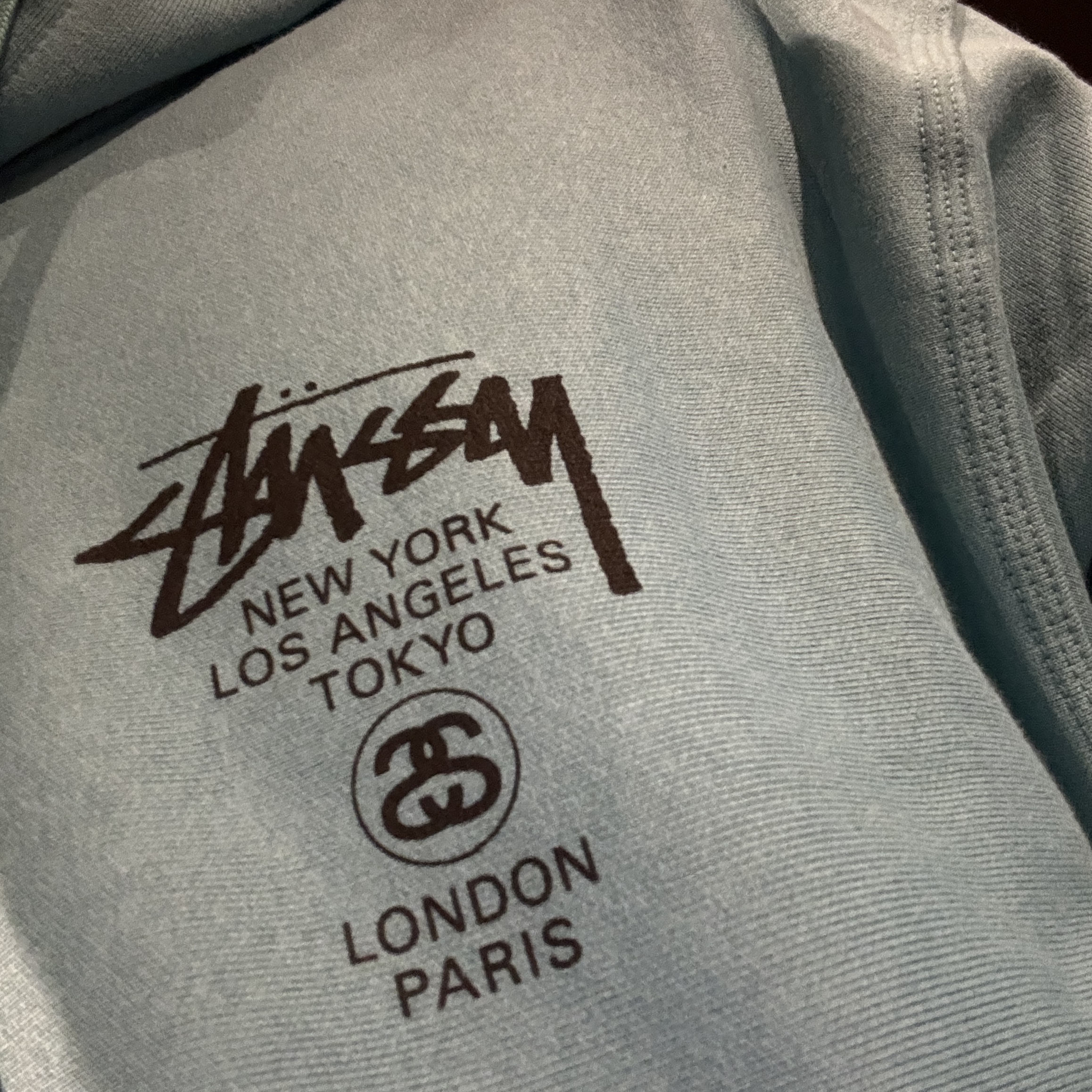 Stussy World Tour Hoodie Ocean 2024 착용 스타일