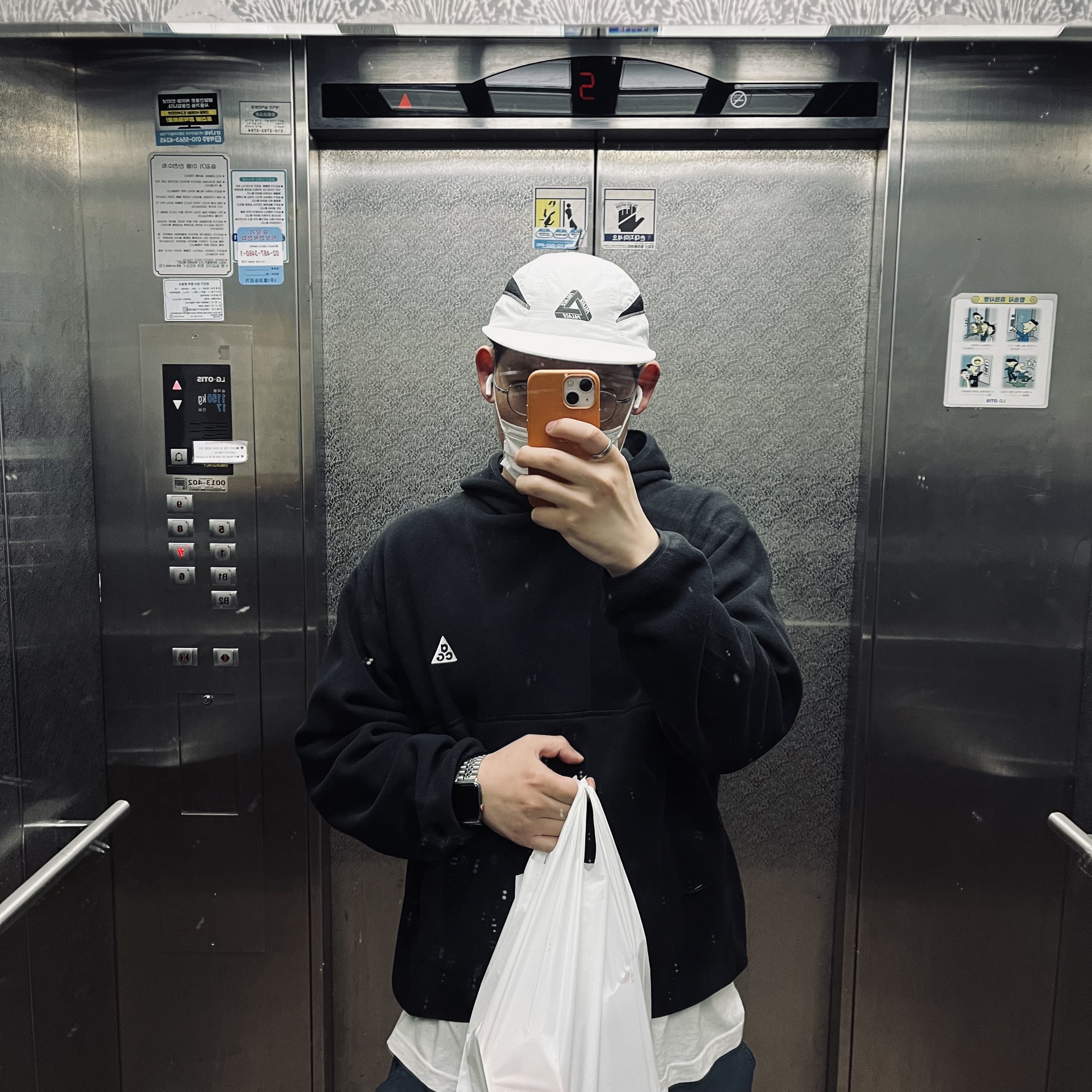Palace S-Runner Shell Hat White - 21FW, Nike ACG Polartec Wolf Tree Pullover Hoodie Black Summit White  - Asia 착용 스타일