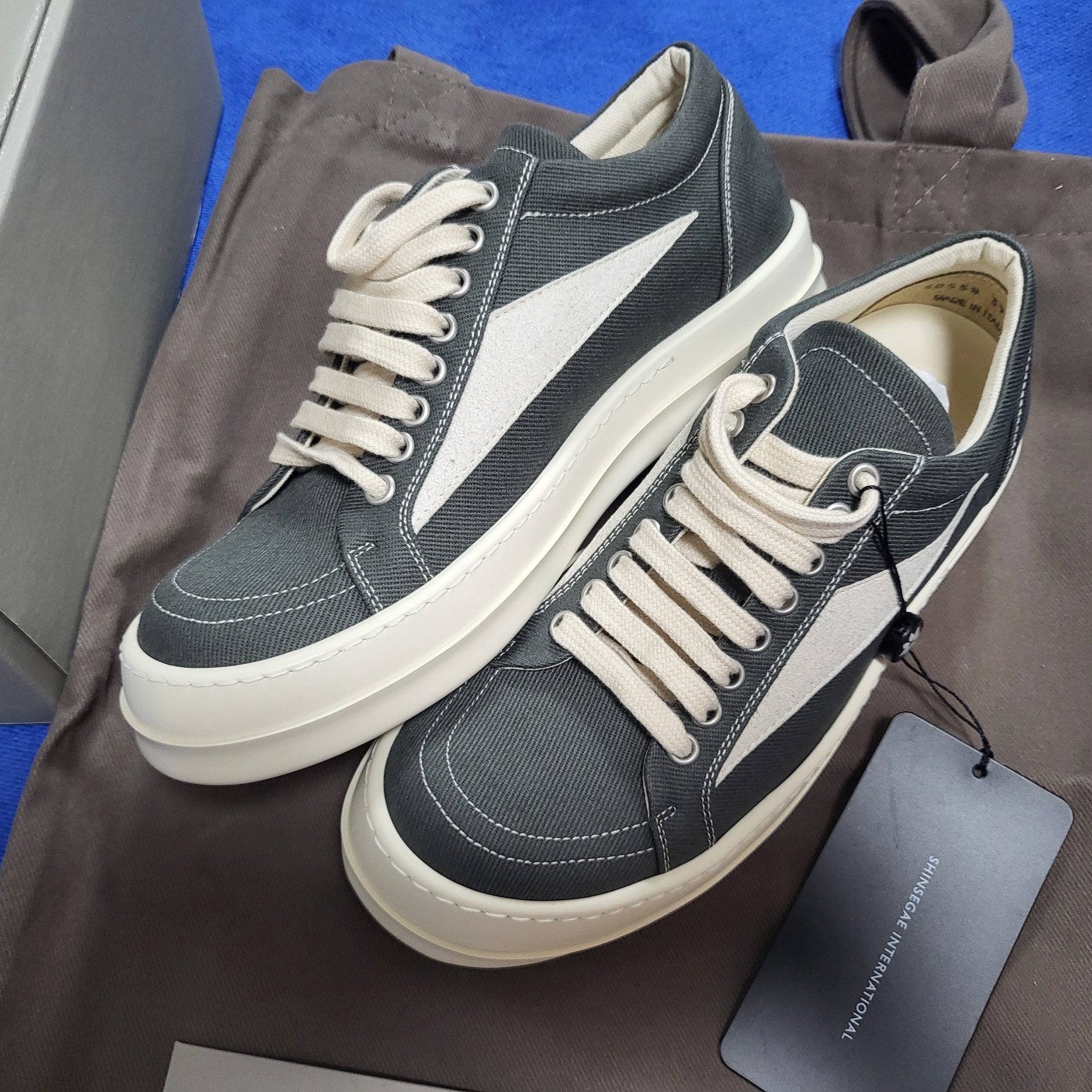 Rick Owens Drkshdw Luxor Overdyed Denim Vintage Sneakers Hustler Blue 착용 스타일 - 2