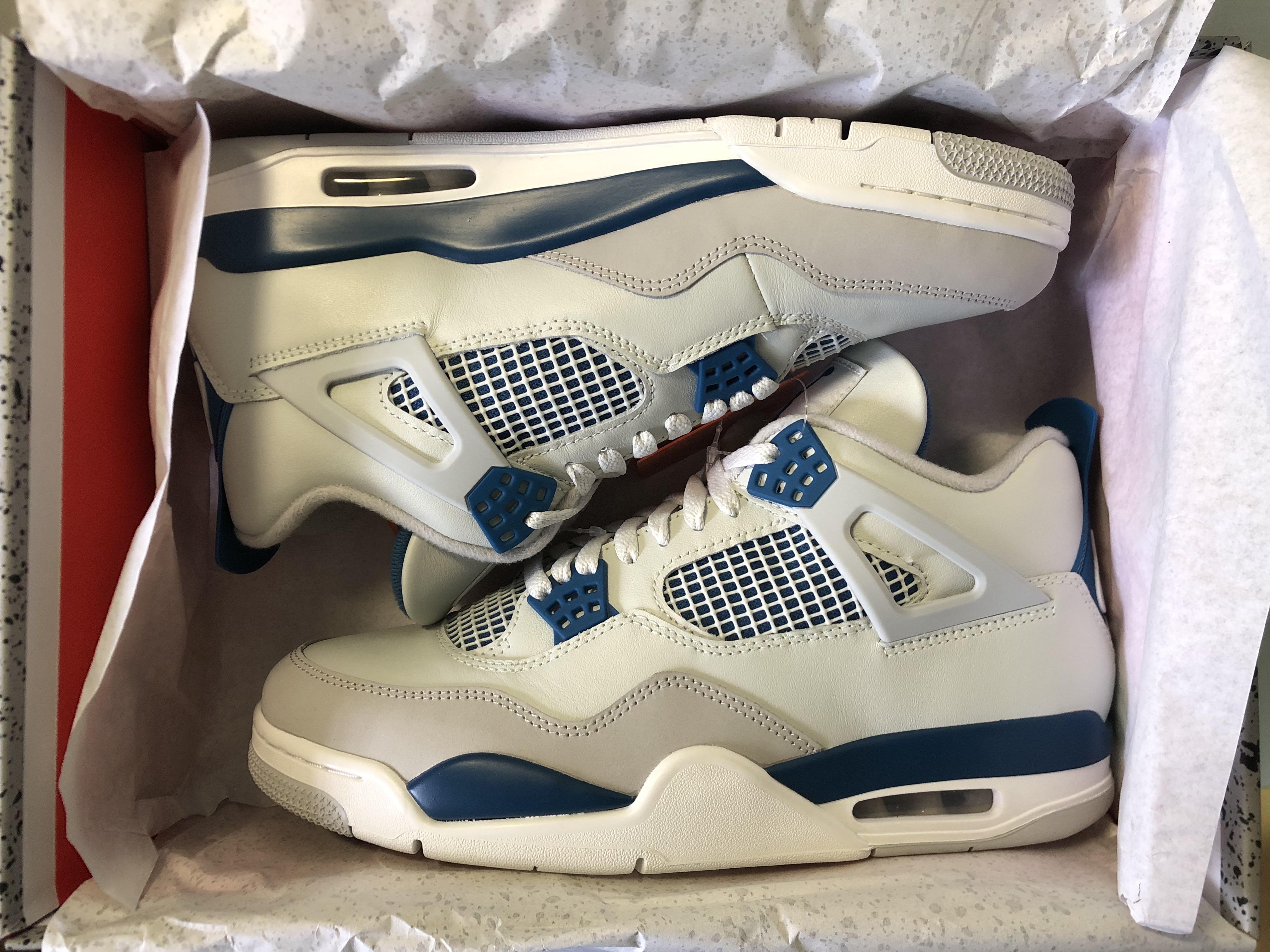 Jordan 4 Retro Industrial Blue 착용 스타일