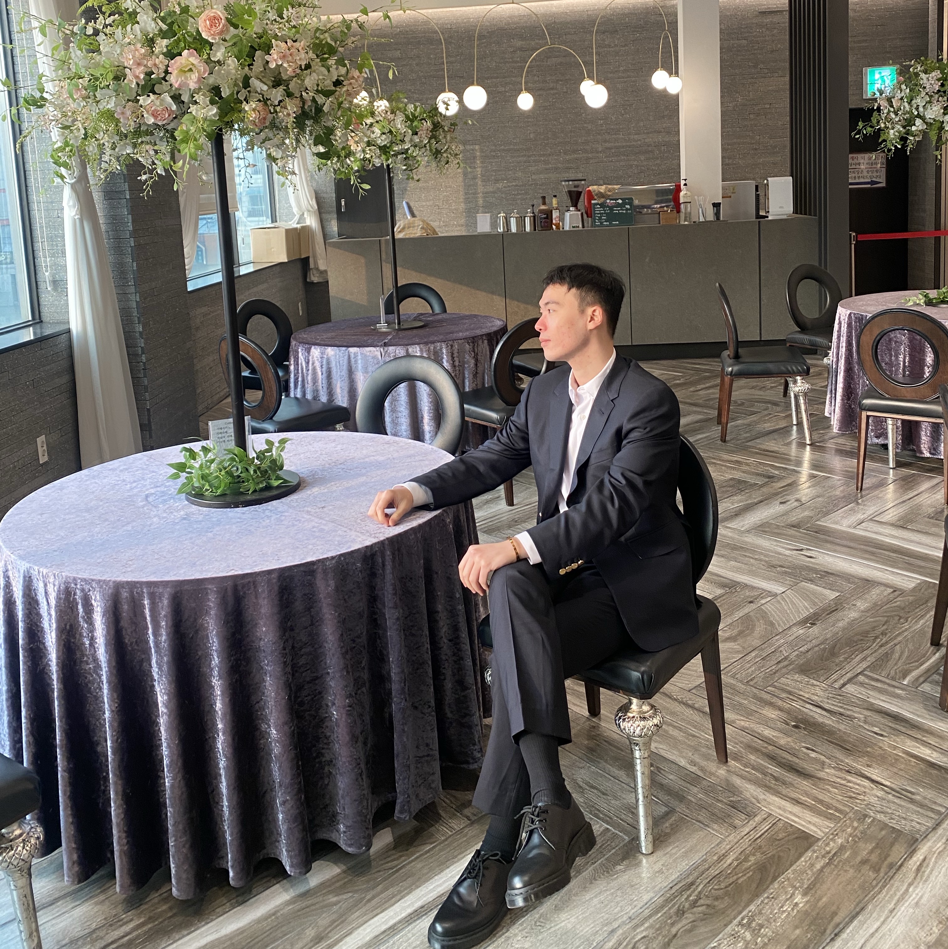 Thom Browne Super 120S Wool Twill Single Breasted Classic Jacket Navy, Cartier Love Bracelet Yellow Gold 착용 스타일