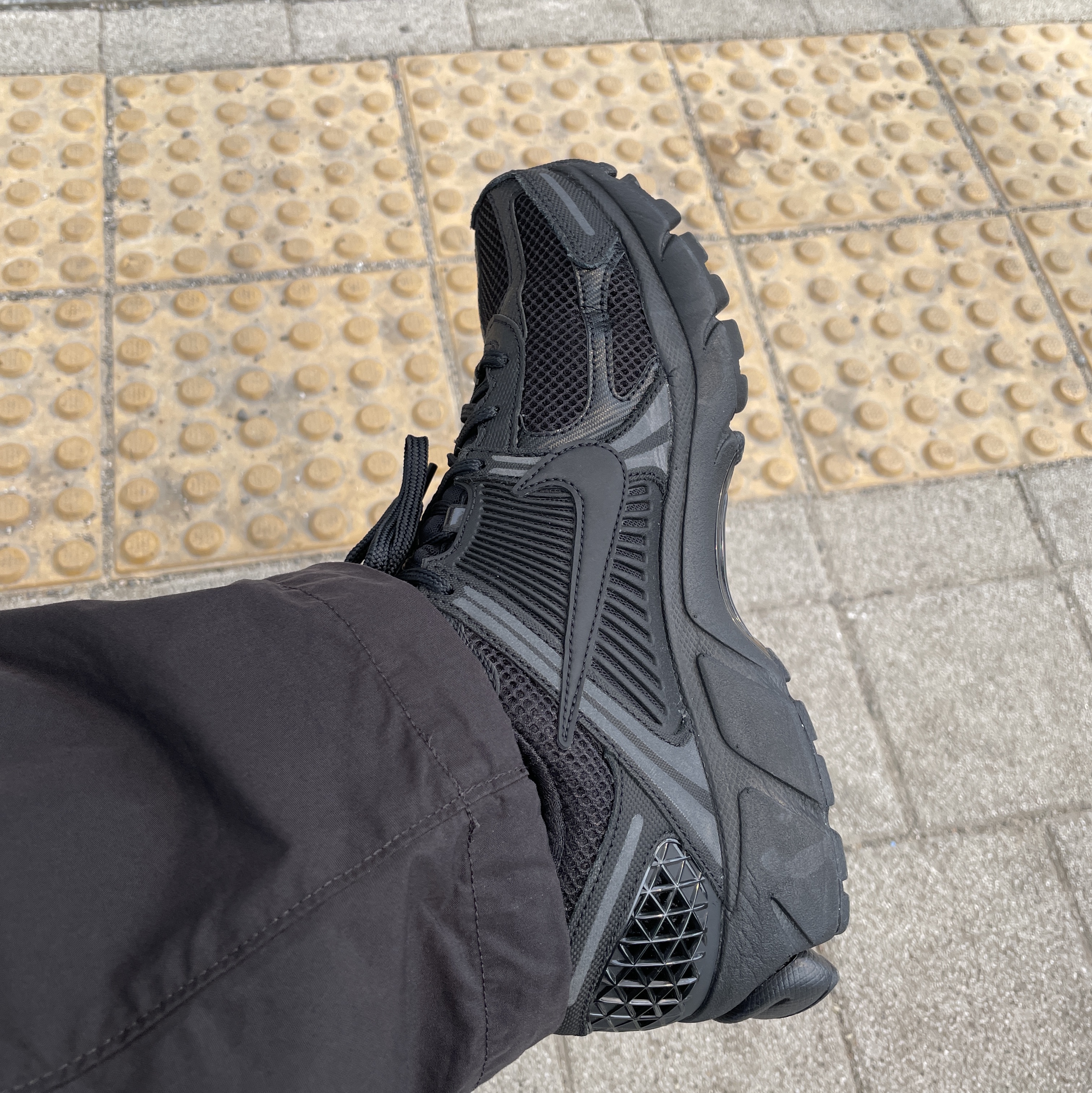 Nike Zoom Vomero 5 SP Black 착용 스타일