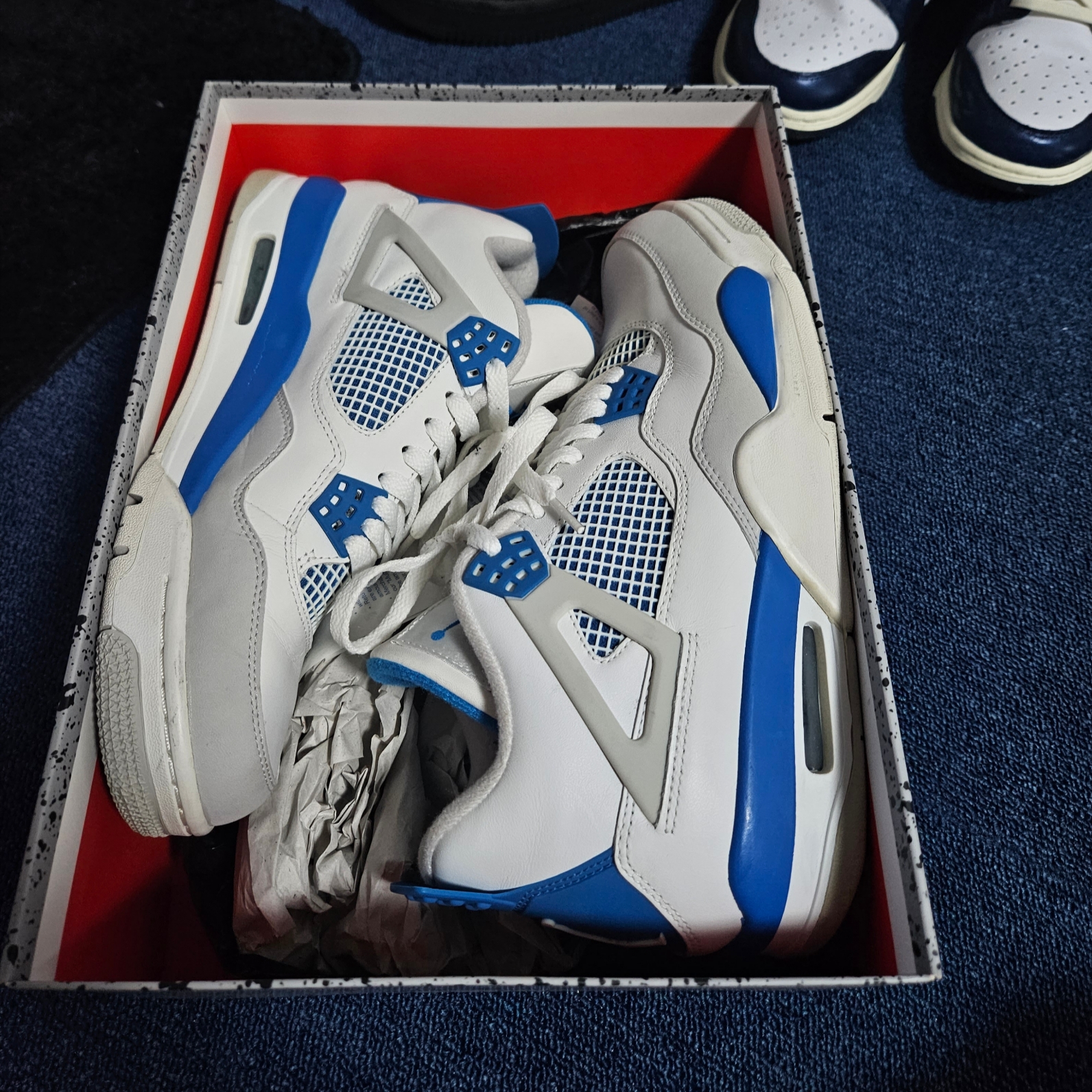 Jordan 4 Retro Military Blue 2012 착용 스타일 - 1