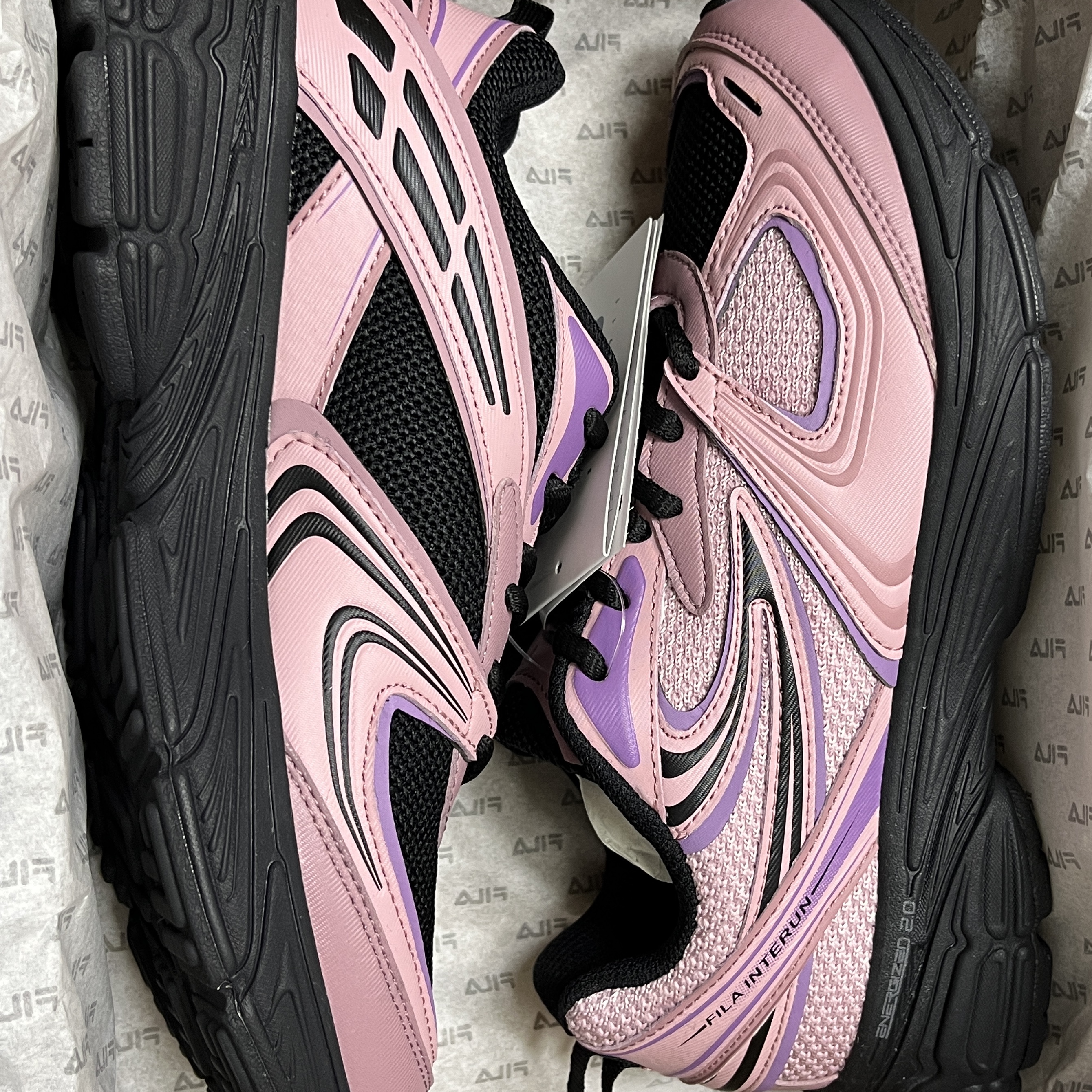 Fila Interun Pink Black ์ฐฉ์ฉ ์คํ์ผ