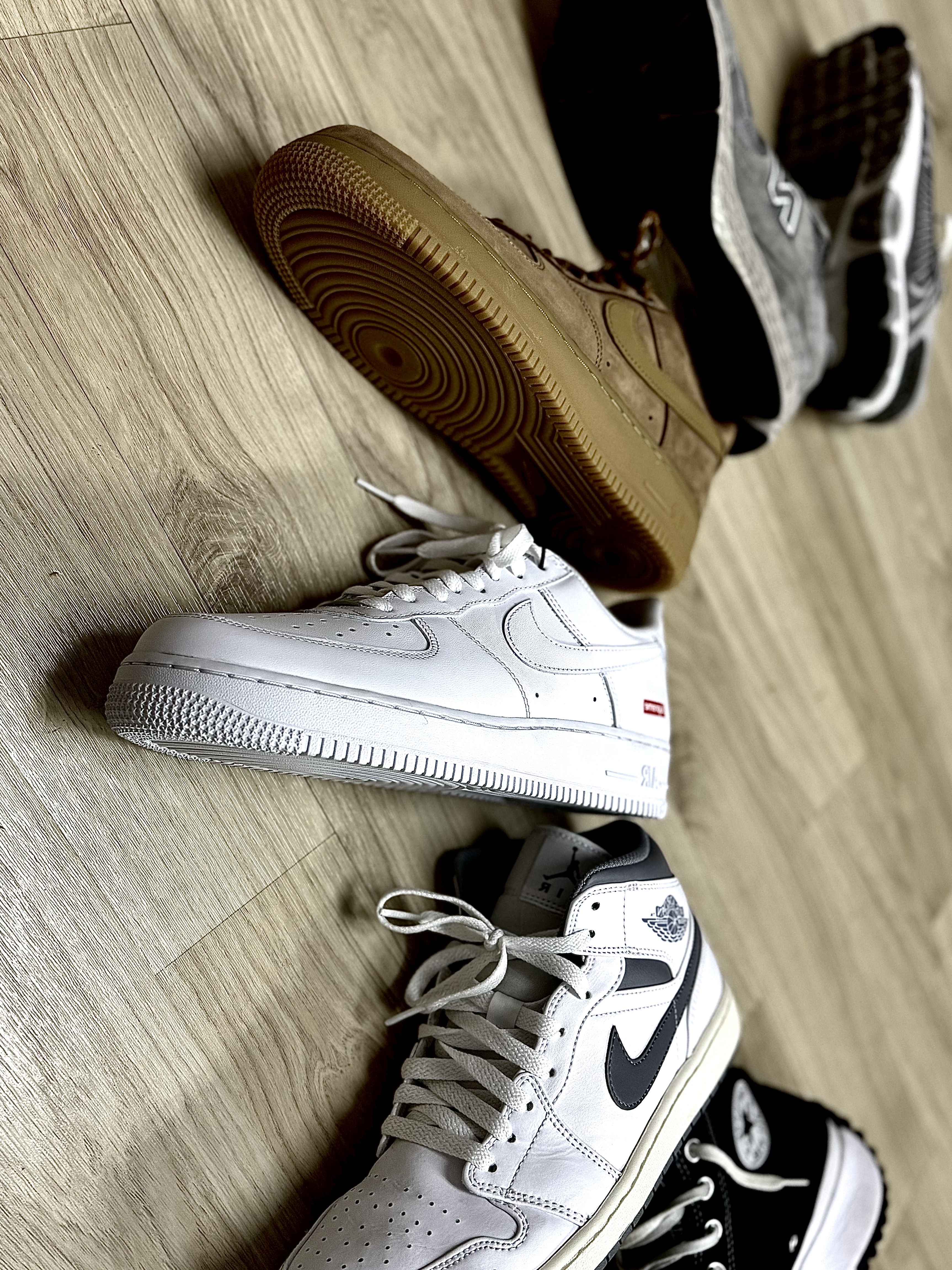 Nike Zoom Vomero 5 PRM Light Iron Ore and Flat Fewter, Nike Air Force 1 '07 WB Flax 착용 스타일 - 2