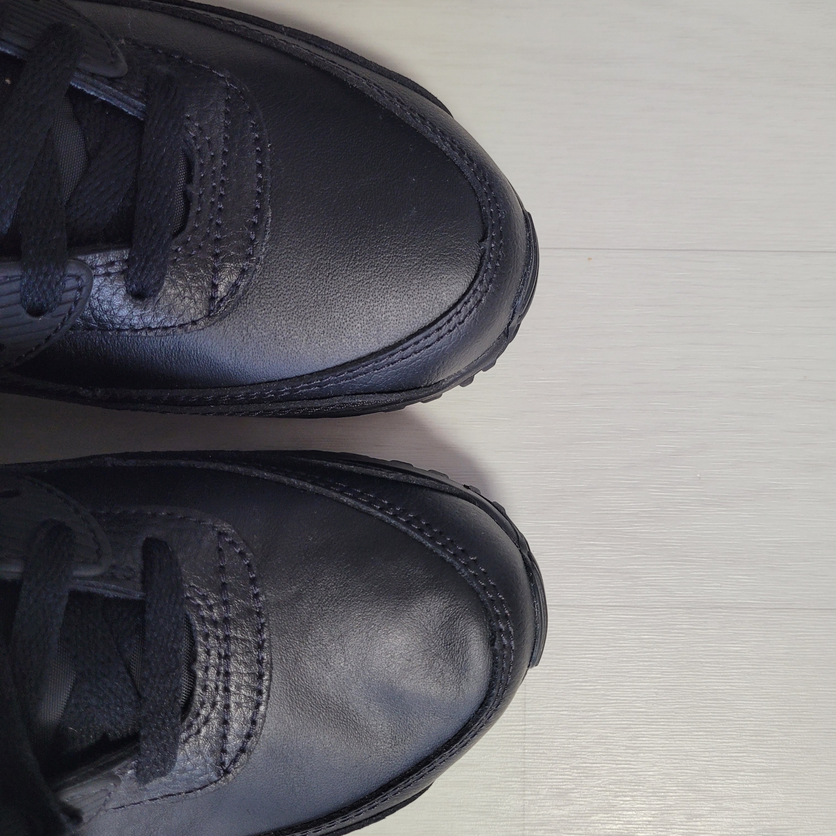 Nike Air Max 90 LTR Triple Black 착용 스타일 - 5