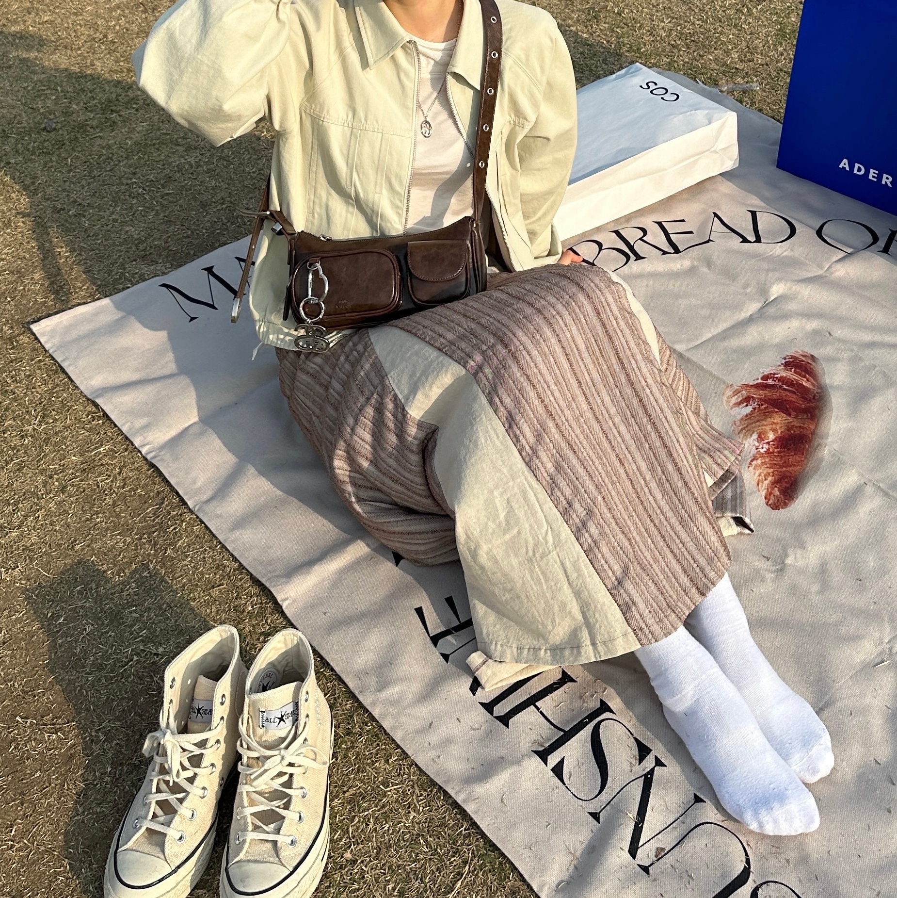 Converse x Stussy Chuck 70 High Natural Ivory, Clarks x Stussy Wallabee Black Suede 착용 스타일 - 2