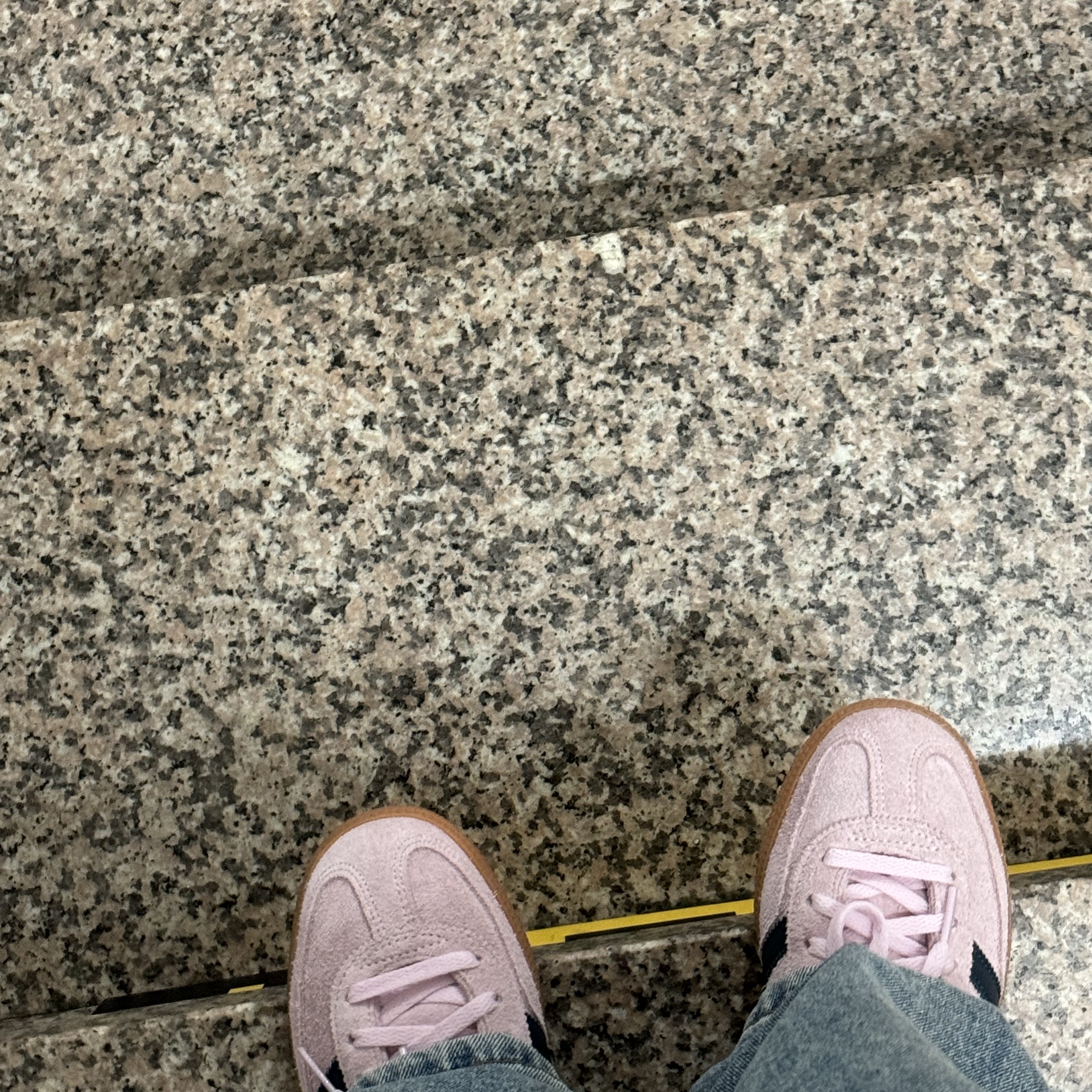 (W) Adidas Spezial Handball Clear Pink 착용 스타일
