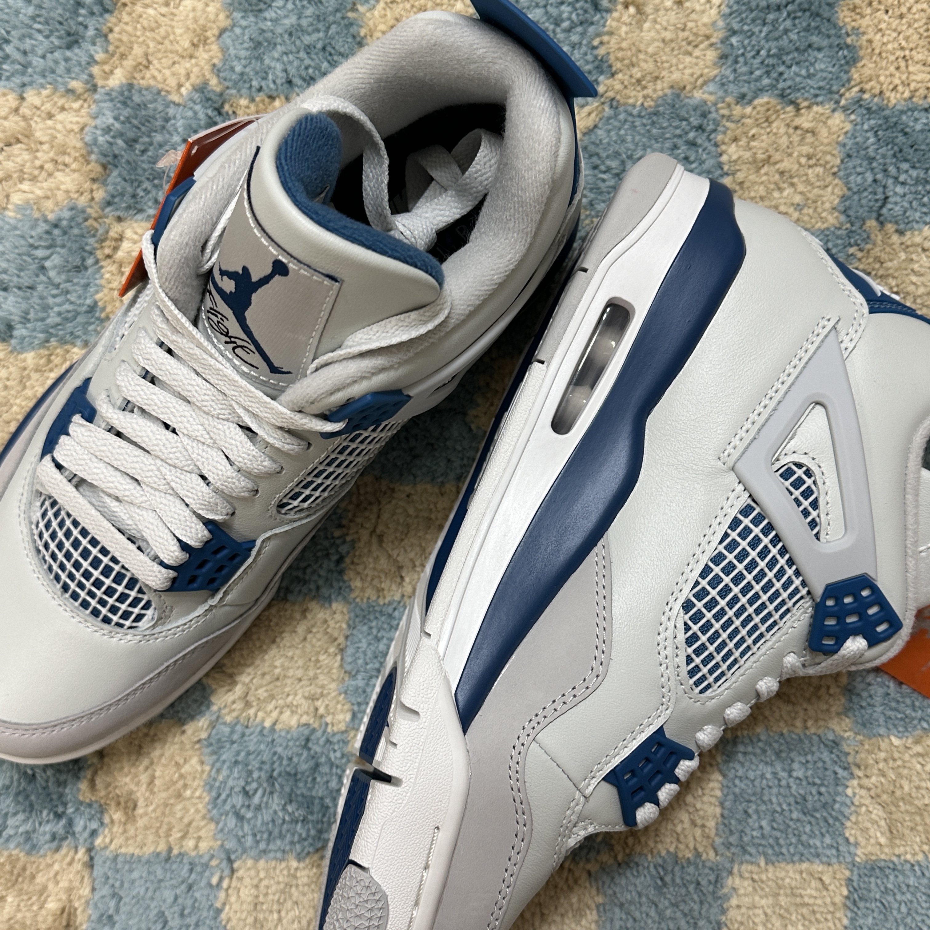 Jordan 4 Retro Industrial Blue 착용 스타일 - 1